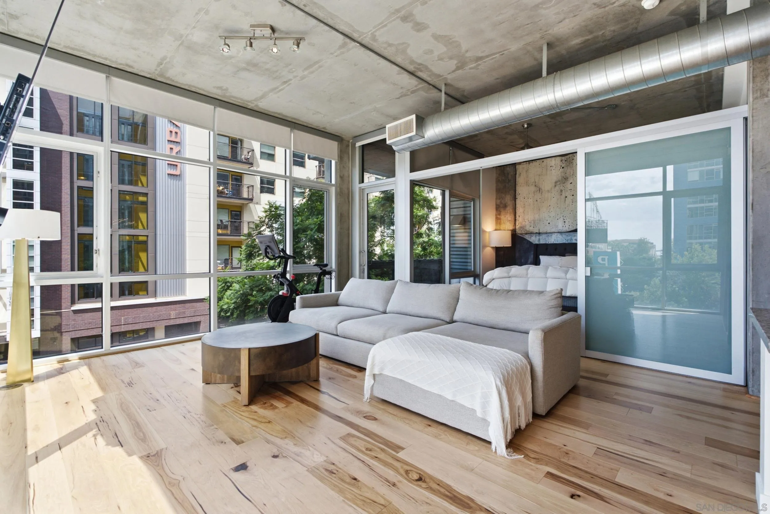 https://cdn.realtyfeed.com/cdn/127/260020835/7207a4254b2f4052ebc7519f70aedf0f.webp