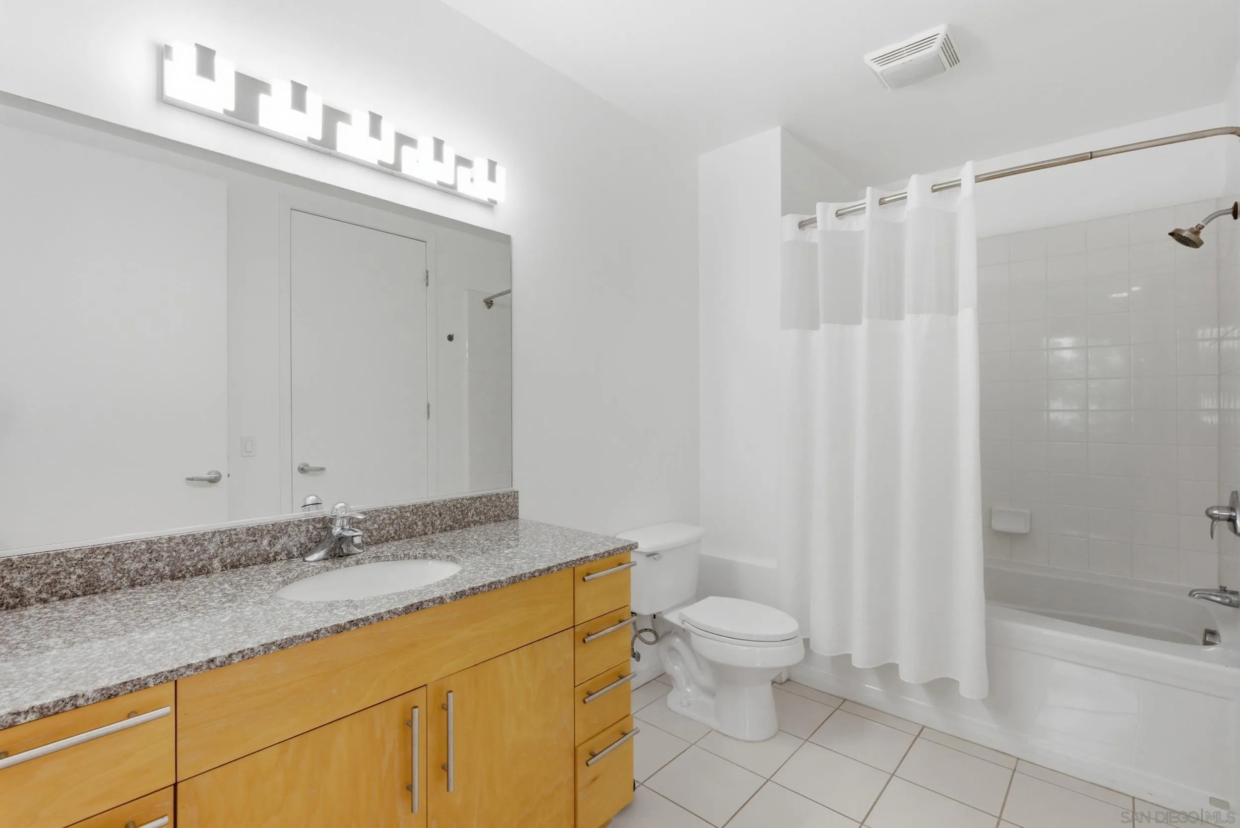https://cdn.realtyfeed.com/cdn/127/260020835/e7f76bfe68760396281fdc44d9408cdd.webp