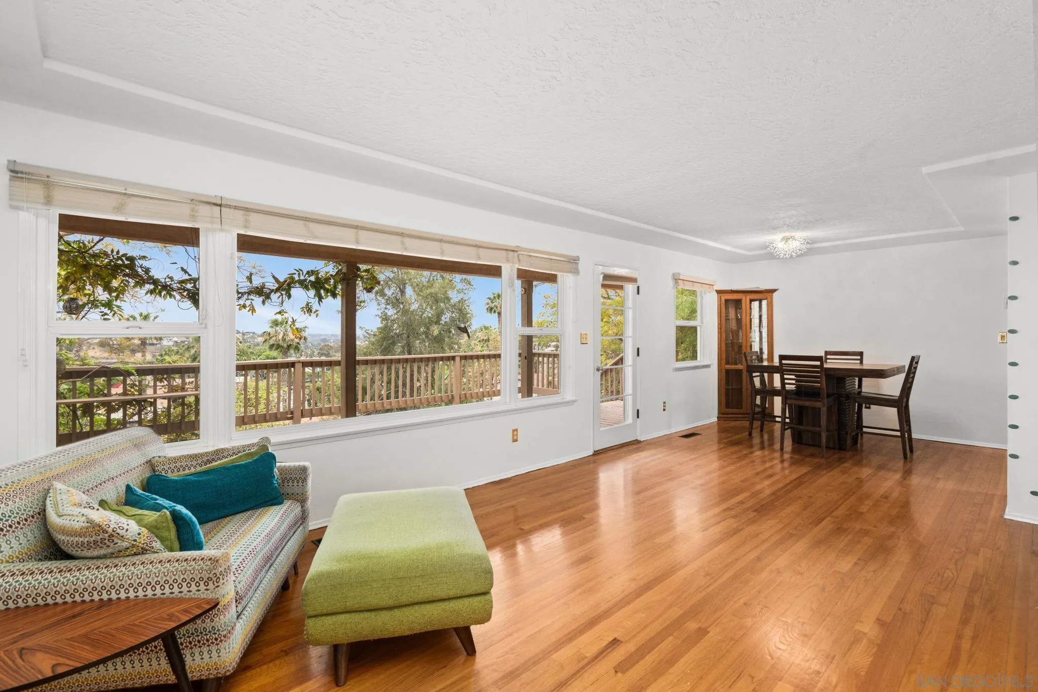 https://cdn.realtyfeed.com/cdn/127/260020836/015ea8211ba18f495c26f6a8069a7339.webp