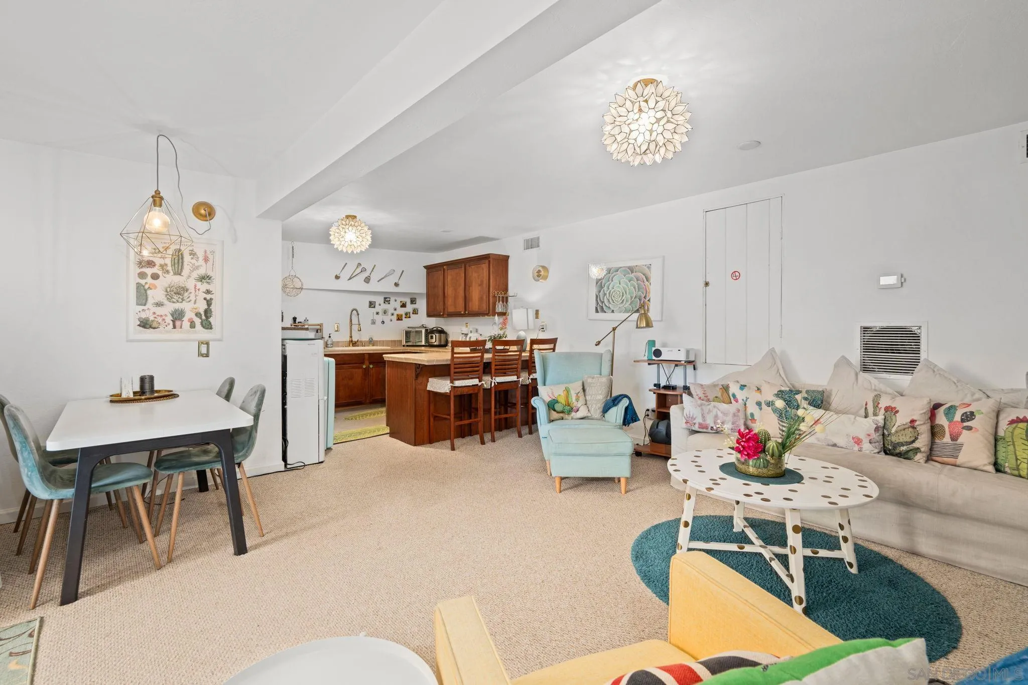 https://cdn.realtyfeed.com/cdn/127/260020836/60bbc5c41f31d458ac1ccff8bbe7d6a0.webp