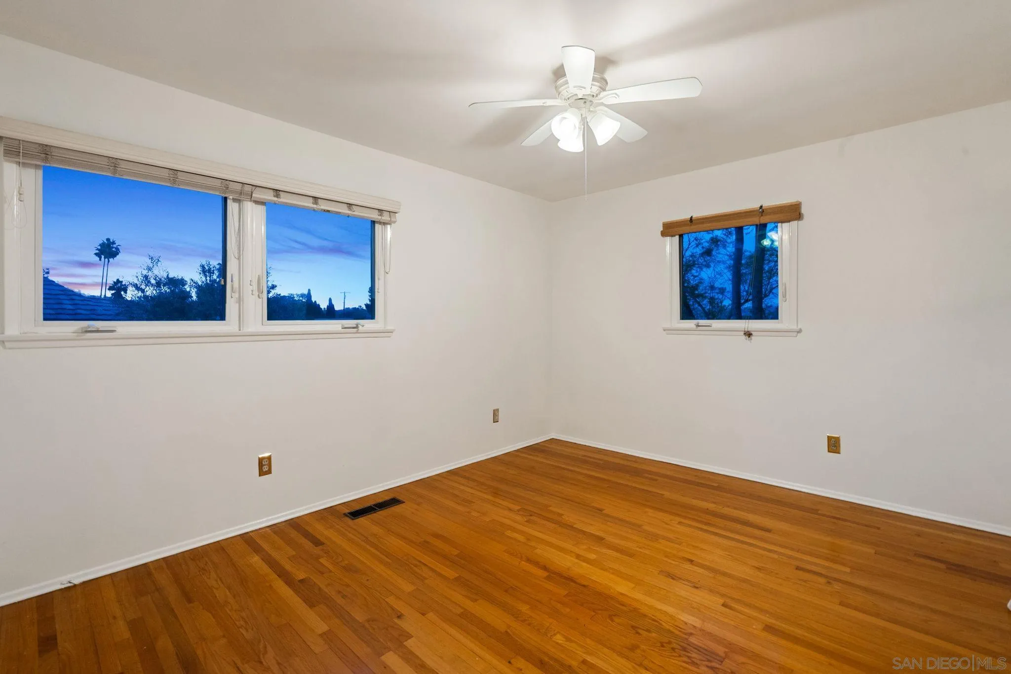 https://cdn.realtyfeed.com/cdn/127/260020836/b1517280bf3642b10e47db70e468c804.webp