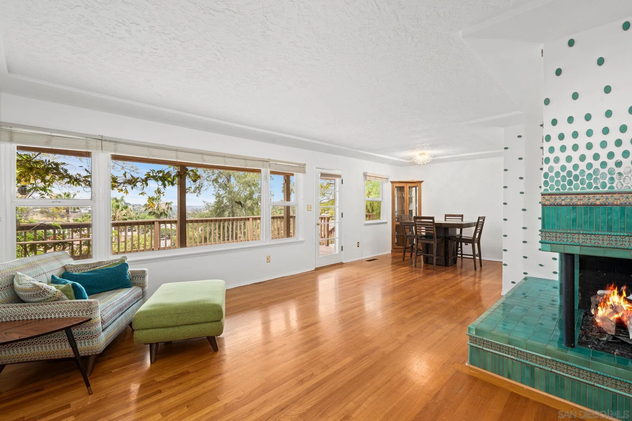 https://cdn.realtyfeed.com/cdn/127/260020836/ecb4bd8371712e4392bac169b4893b3d.webp