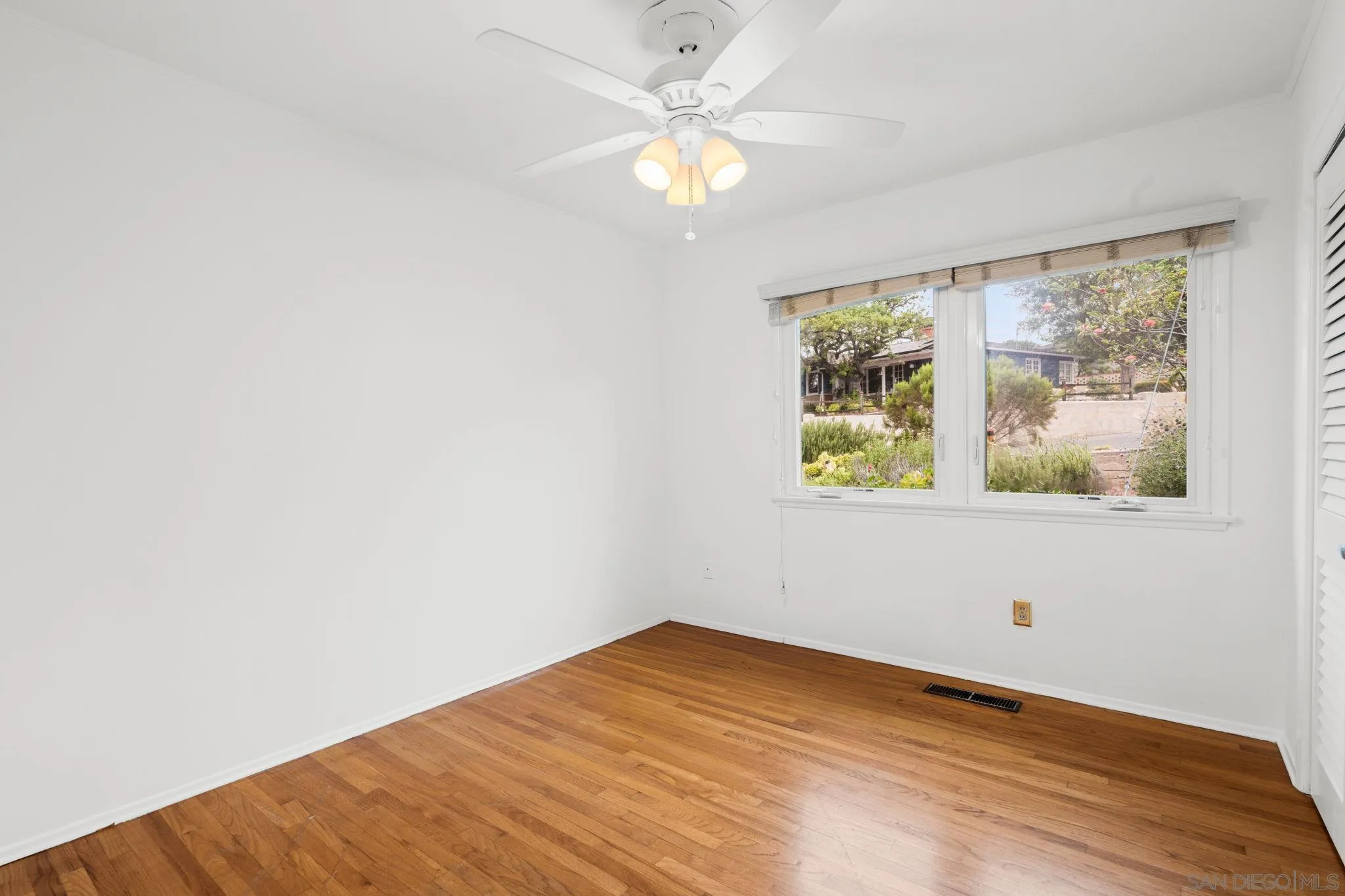 https://cdn.realtyfeed.com/cdn/127/260020836/f4efb88379538876523b6f71c9e50dcf.webp