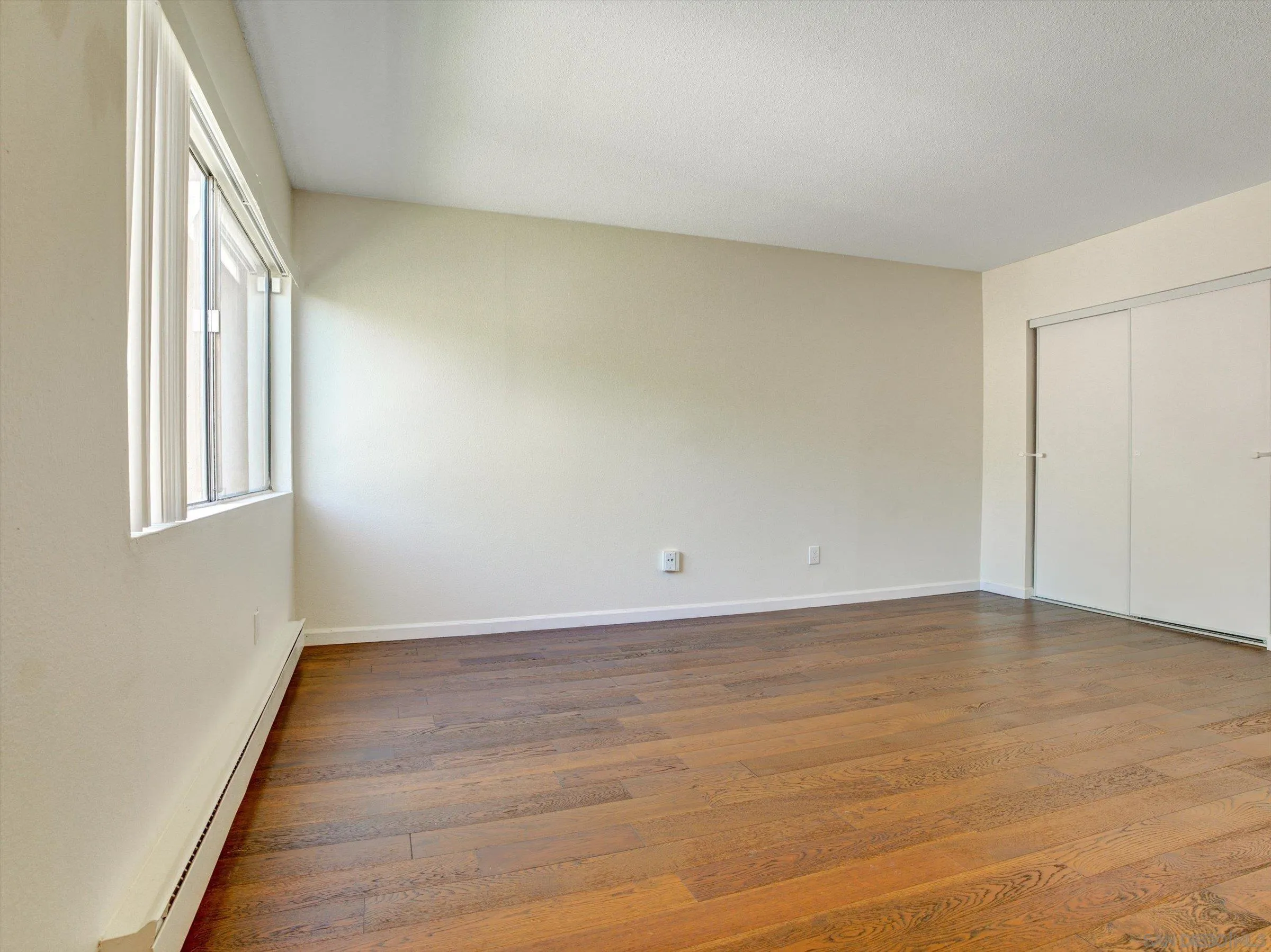 https://cdn.realtyfeed.com/cdn/127/260020839/1955c2db22921359212713e9a3088c3c.webp