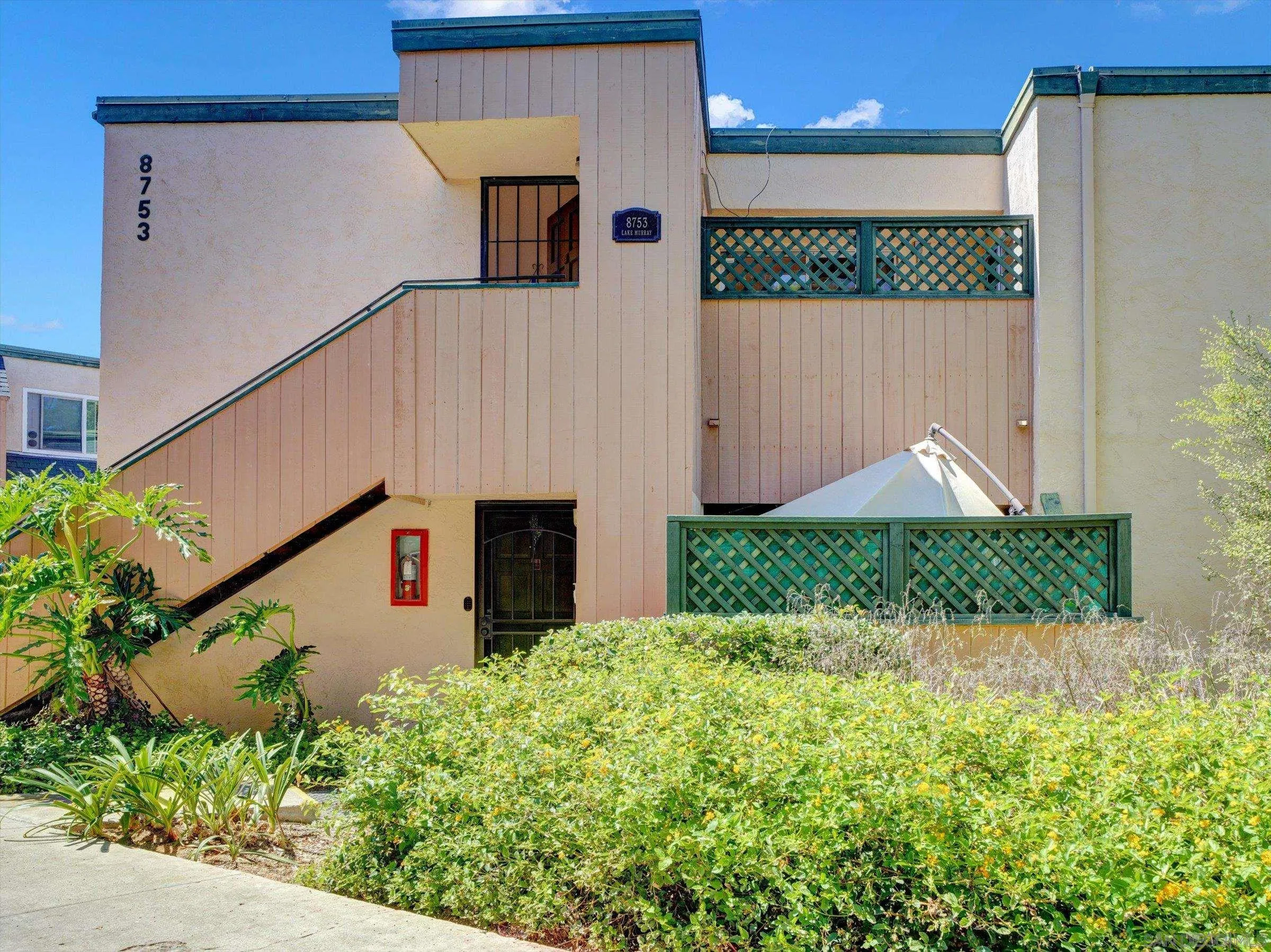 8753 Lake Murray Blvd Unit 4, San Diego, CA 92119 - Main photo, San Diego, CA