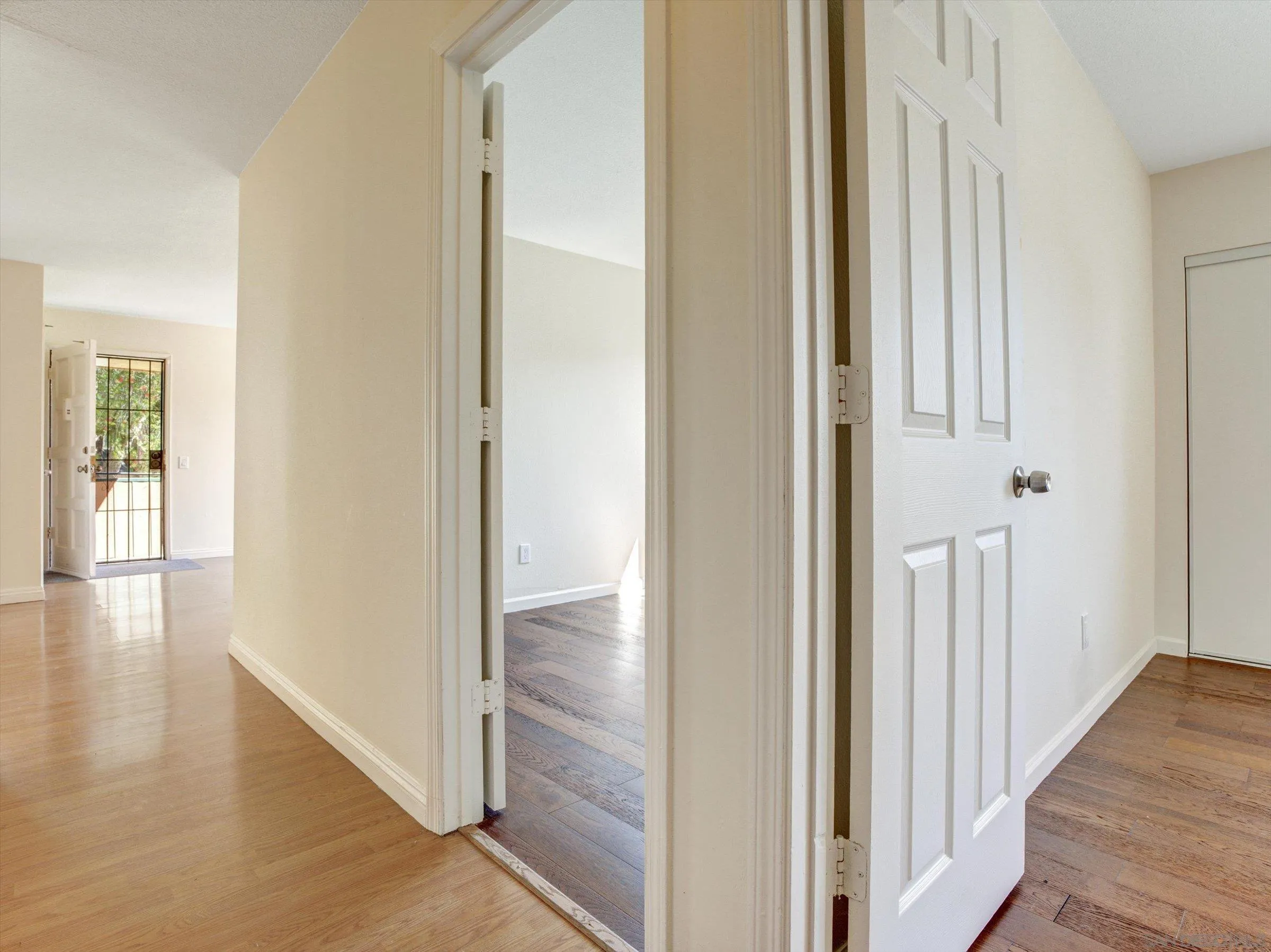 https://cdn.realtyfeed.com/cdn/127/260020839/8be7a5d46a4c6ea359ca4123b94aa359.webp