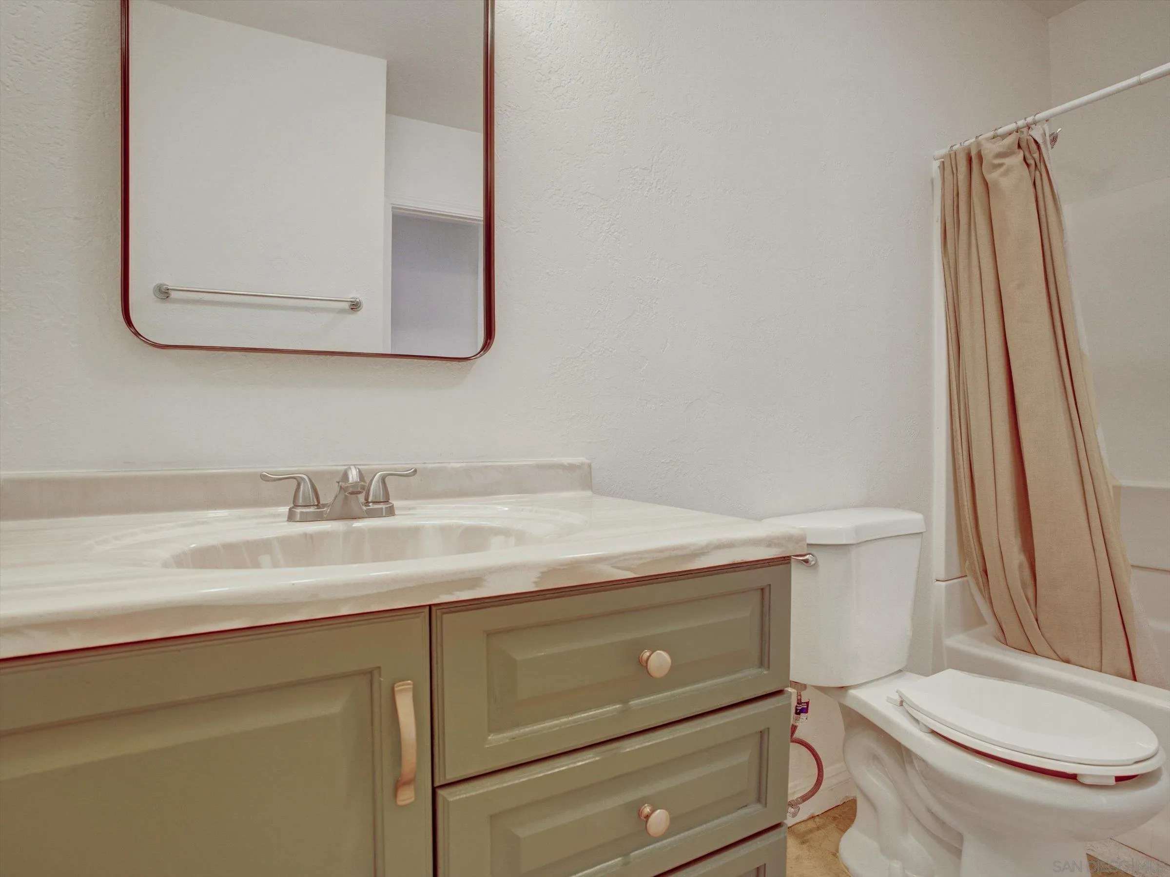 https://cdn.realtyfeed.com/cdn/127/260020839/ad9a677a248fedb9dd37103a9c63d02d.webp