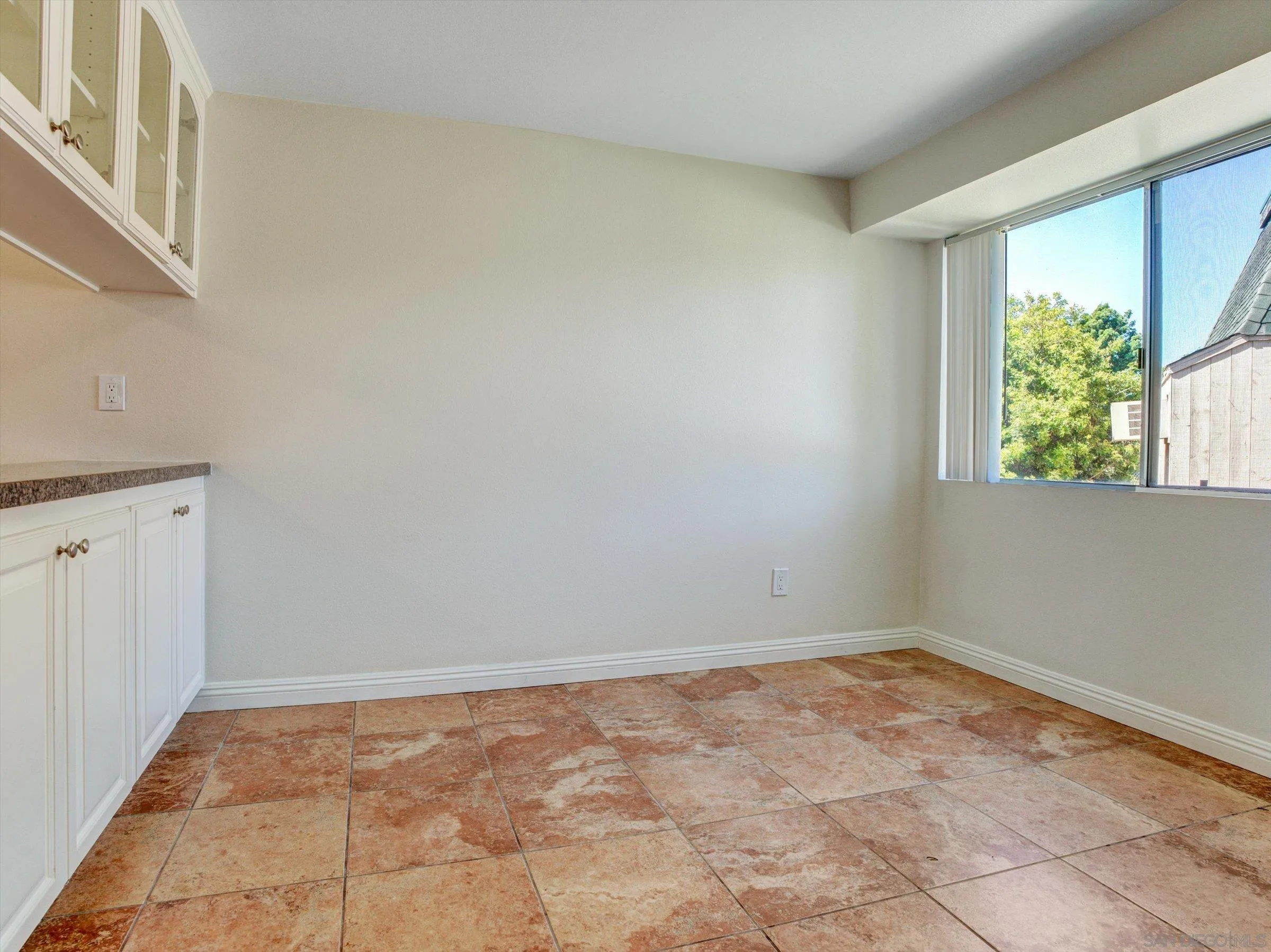https://cdn.realtyfeed.com/cdn/127/260020839/ef8b5c44ccc52624207ccd3697659f93.webp