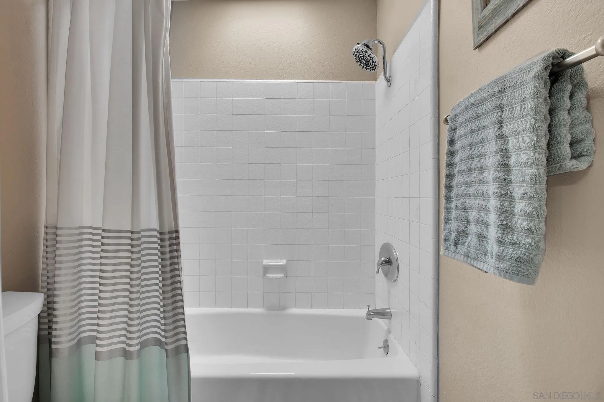 https://cdn.realtyfeed.com/cdn/127/260020841/63a22021c874287bb7f557c7bd22e36e.webp