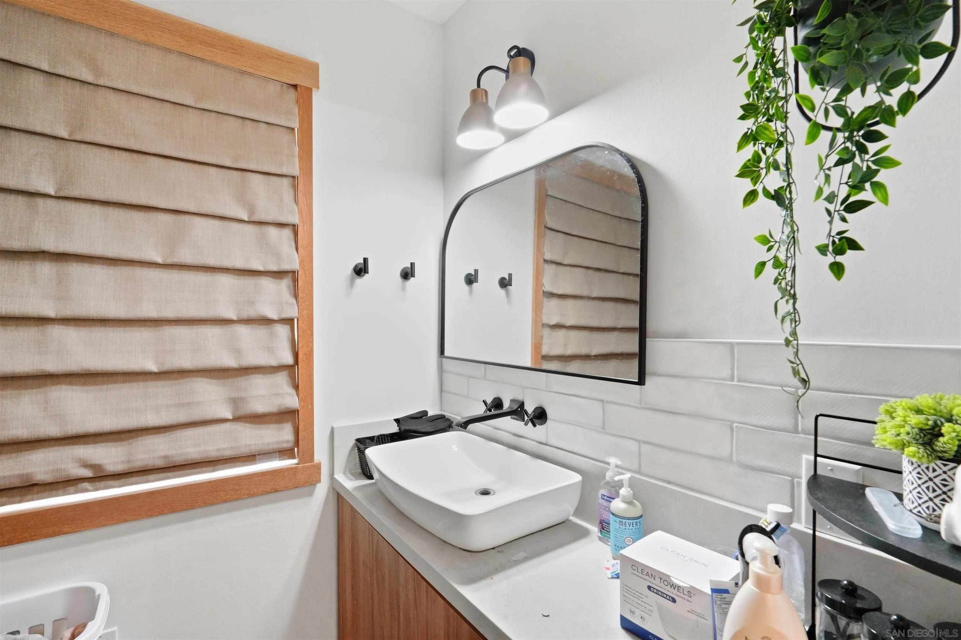 https://cdn.realtyfeed.com/cdn/127/260020844/ce3636135992b0d1ef97aaa6b4da8e19.webp