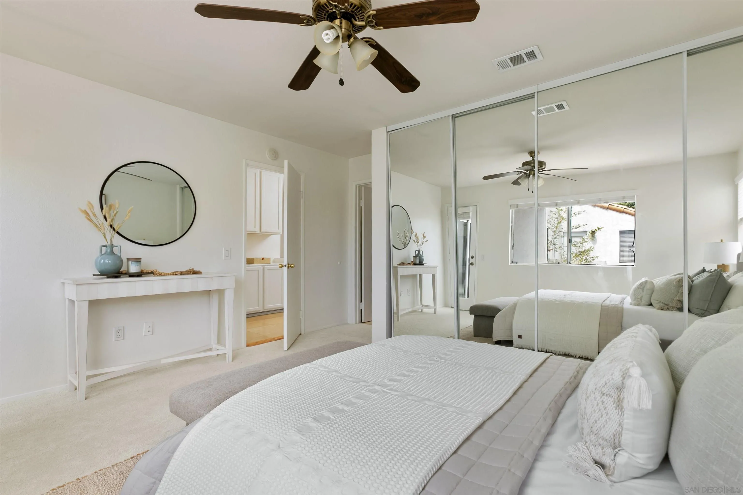 https://cdn.realtyfeed.com/cdn/127/260020846/14ea47fff564ad43f5a2d49c761c3e21.webp