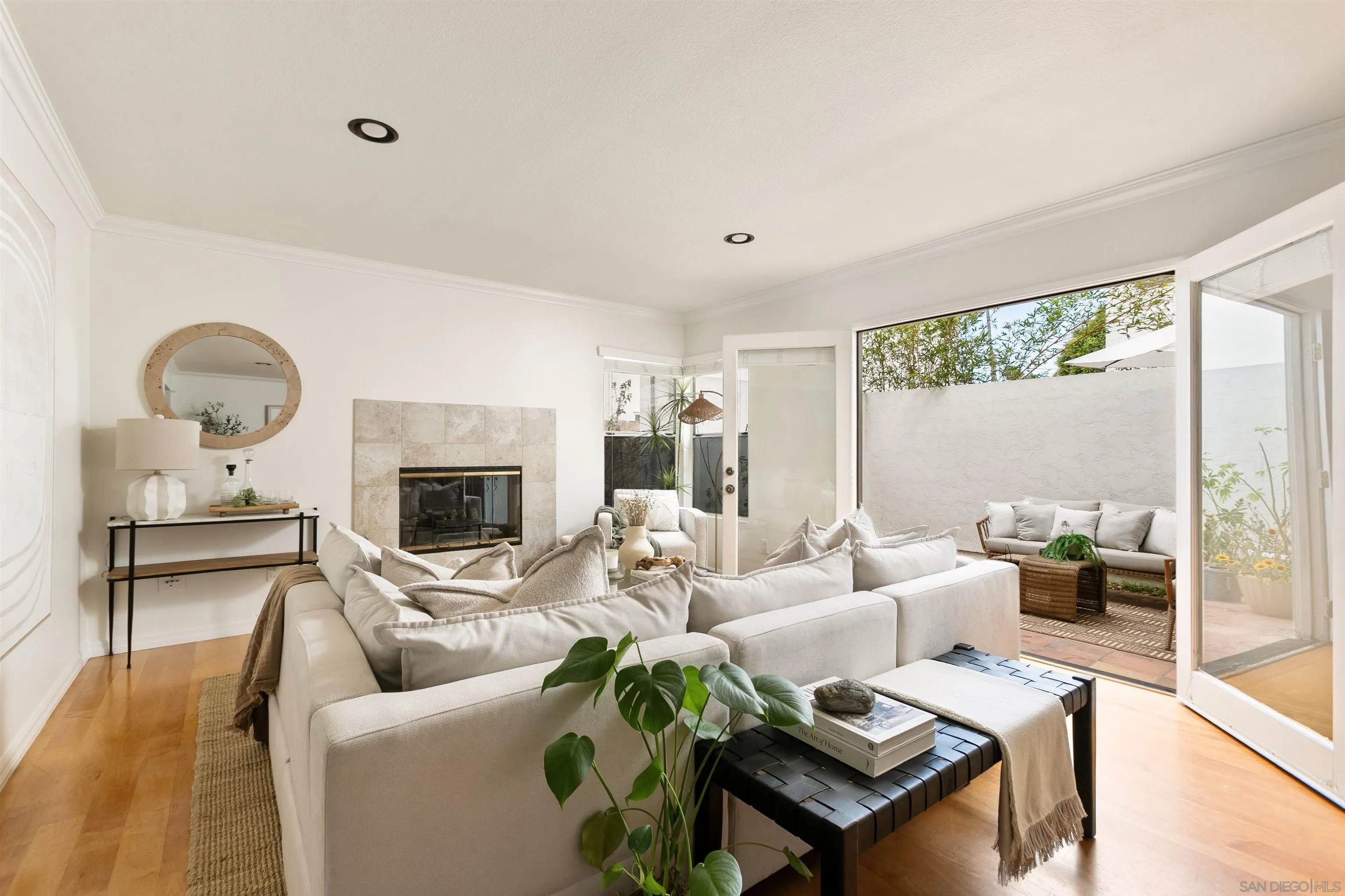 https://cdn.realtyfeed.com/cdn/127/260020846/1707111e1e4cb95ca8aa2faed037b648.webp