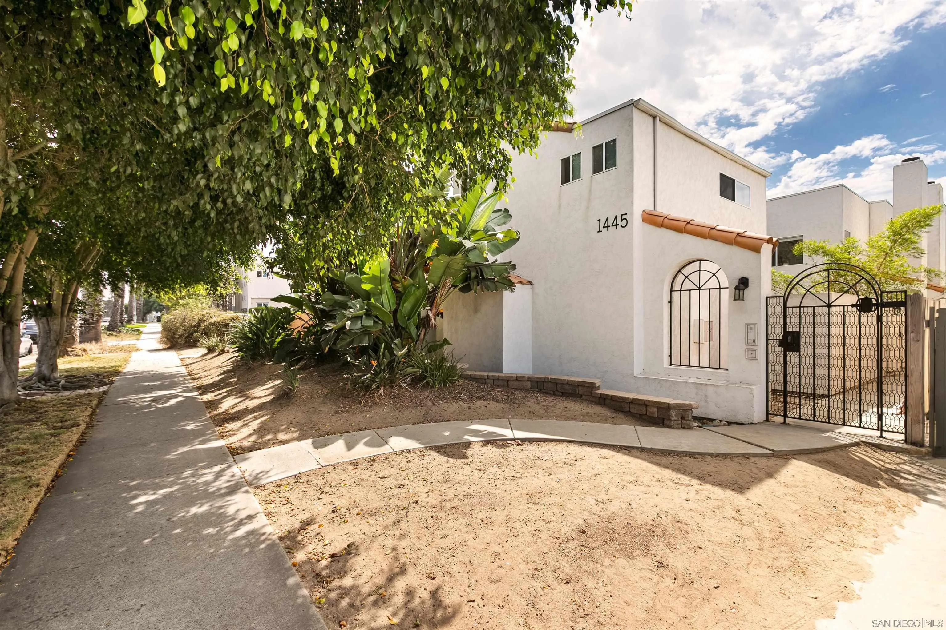 https://cdn.realtyfeed.com/cdn/127/260020846/4ae646770016d8f84e3e42f3571a4b6e.webp