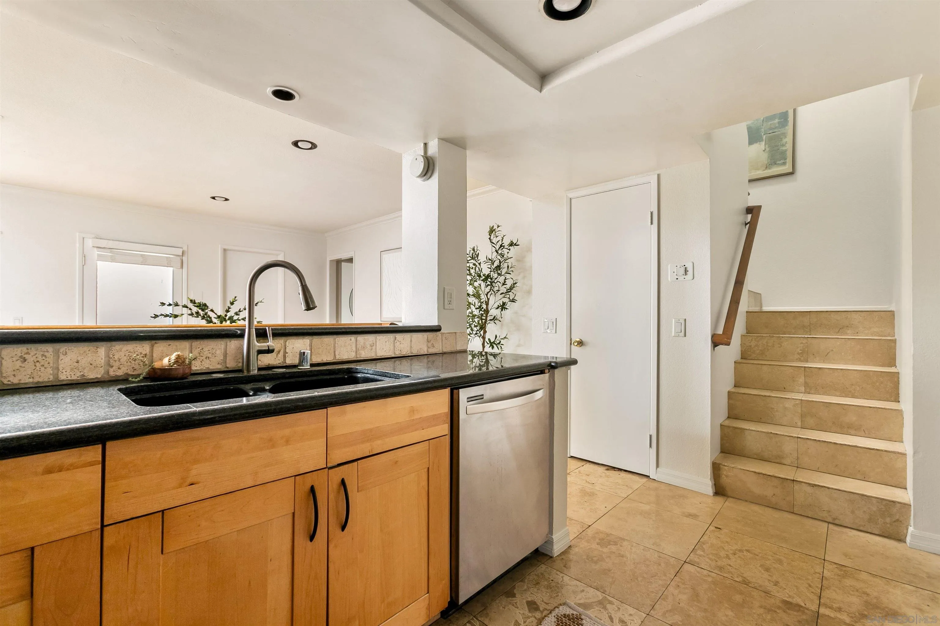 https://cdn.realtyfeed.com/cdn/127/260020846/aa4f8699b59ef5aeffb34ee74843f39d.webp