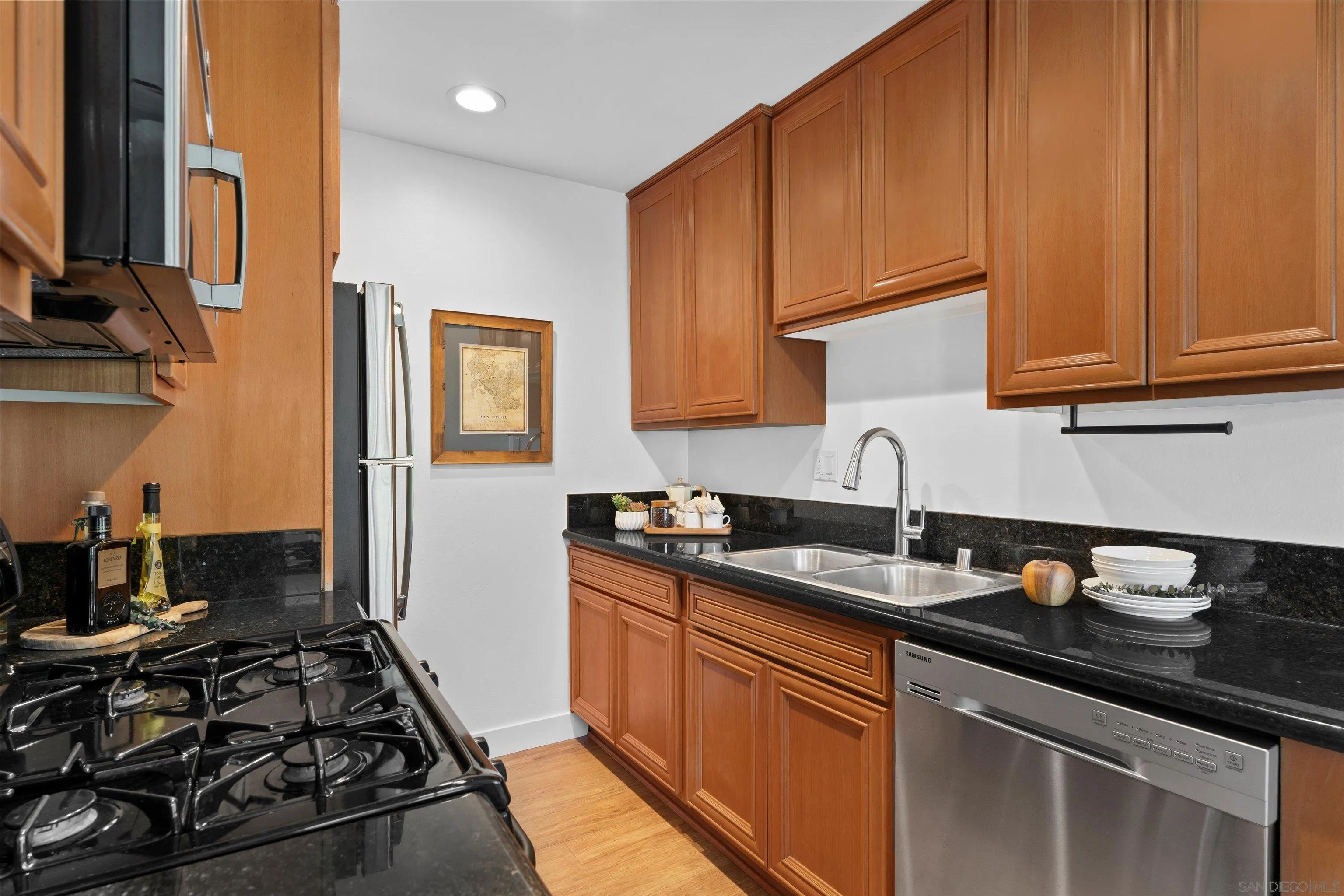 https://cdn.realtyfeed.com/cdn/127/260020847/4c8b4c3382164d7be966df9545a99d2b.webp