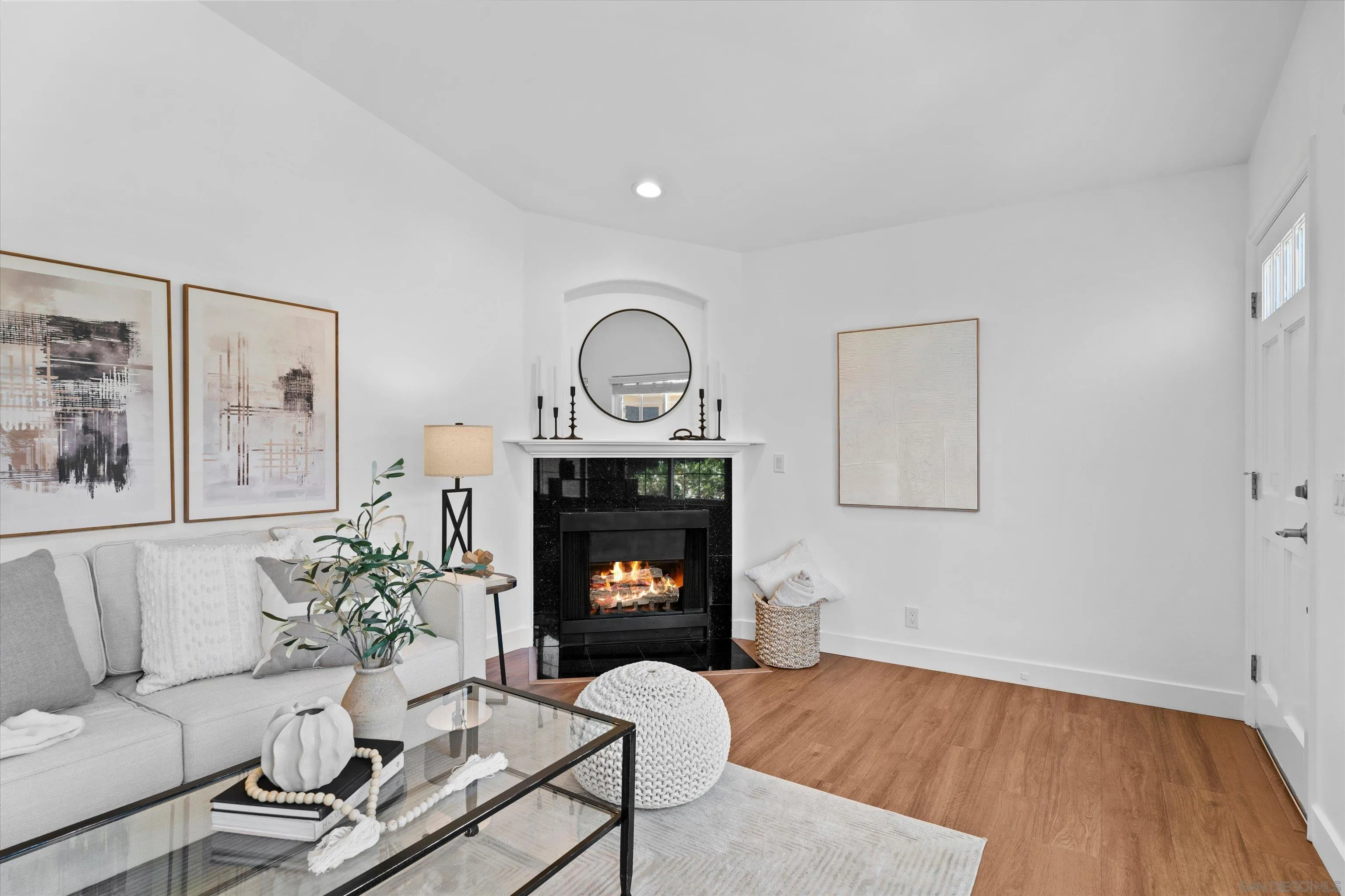https://cdn.realtyfeed.com/cdn/127/260020847/903506ad7d402e19aa9f80efb931a431.webp