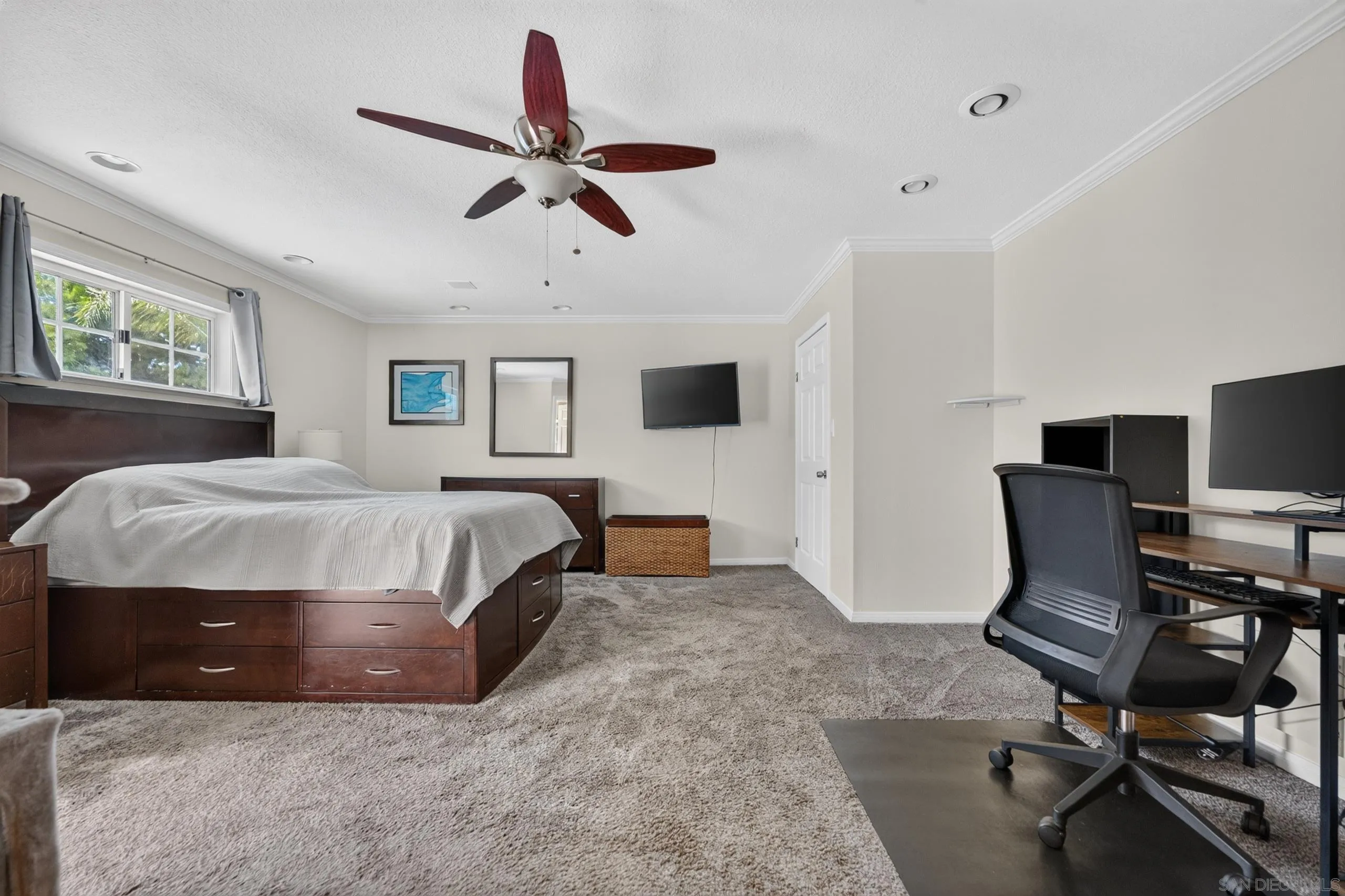 https://cdn.realtyfeed.com/cdn/127/260020850/18e8d8ad0af85ffd199eecc2acca6fc4.webp
