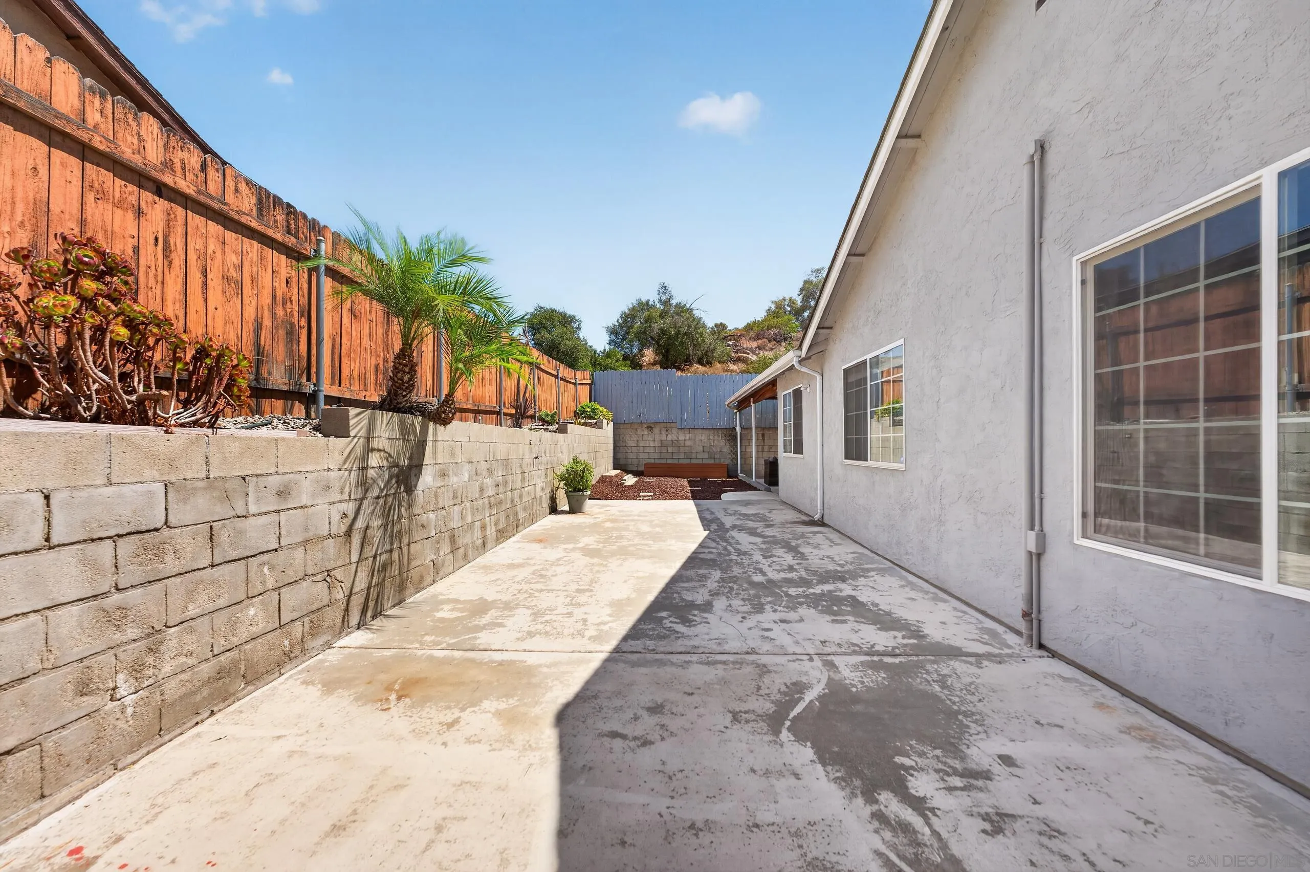 https://cdn.realtyfeed.com/cdn/127/260020850/1ddb3c8e276f370c86fcb24d3ffcd898.webp