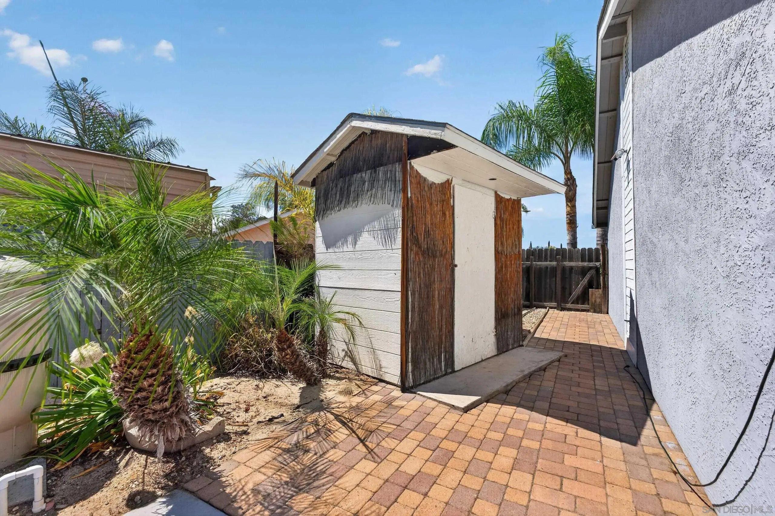 https://cdn.realtyfeed.com/cdn/127/260020850/387b1561a55bbcad5c4e272908995177.webp