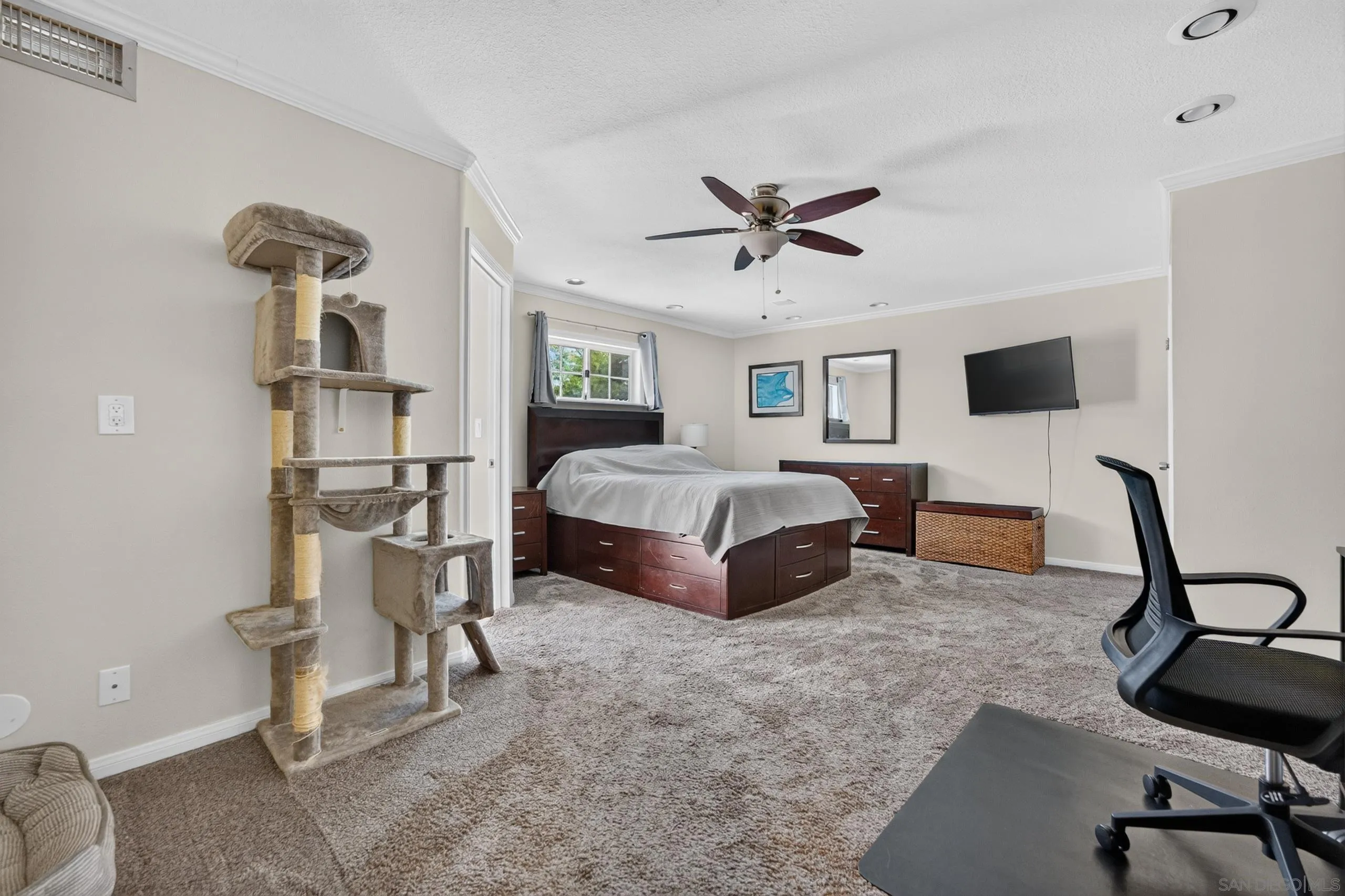 https://cdn.realtyfeed.com/cdn/127/260020850/bd49c7a57a66ab6ceffcdef9661ef452.webp
