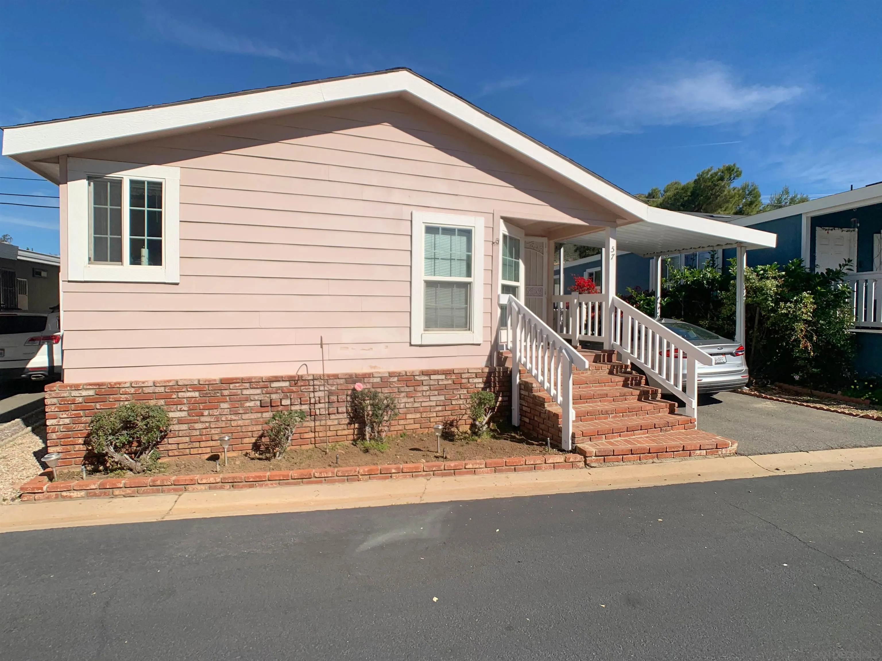 https://cdn.realtyfeed.com/cdn/127/260020852/114632cec49b44d55a6e21675d9b1224.webp