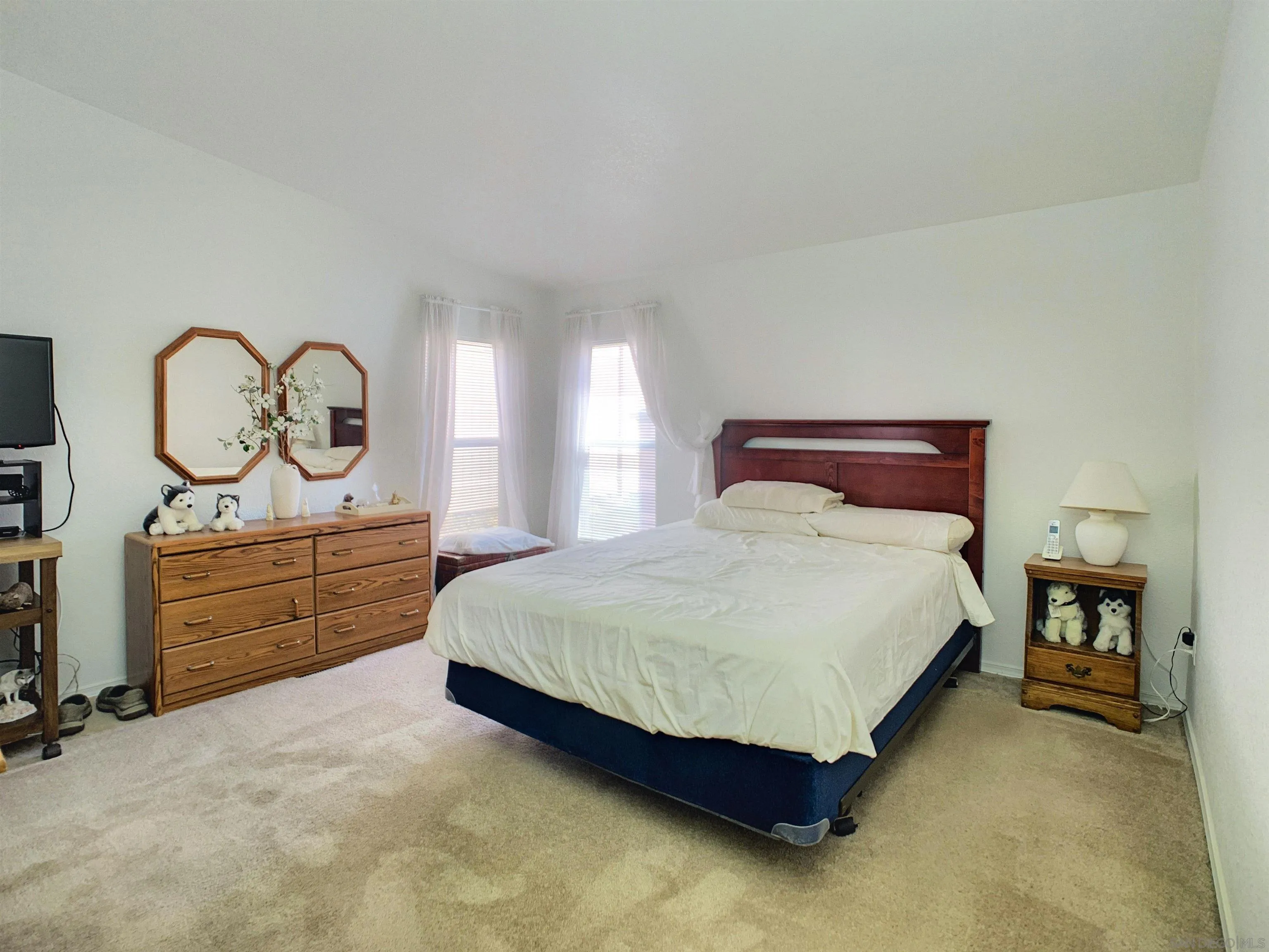 https://cdn.realtyfeed.com/cdn/127/260020852/4db93005229e3b2479e29963a8bfa6b6.webp