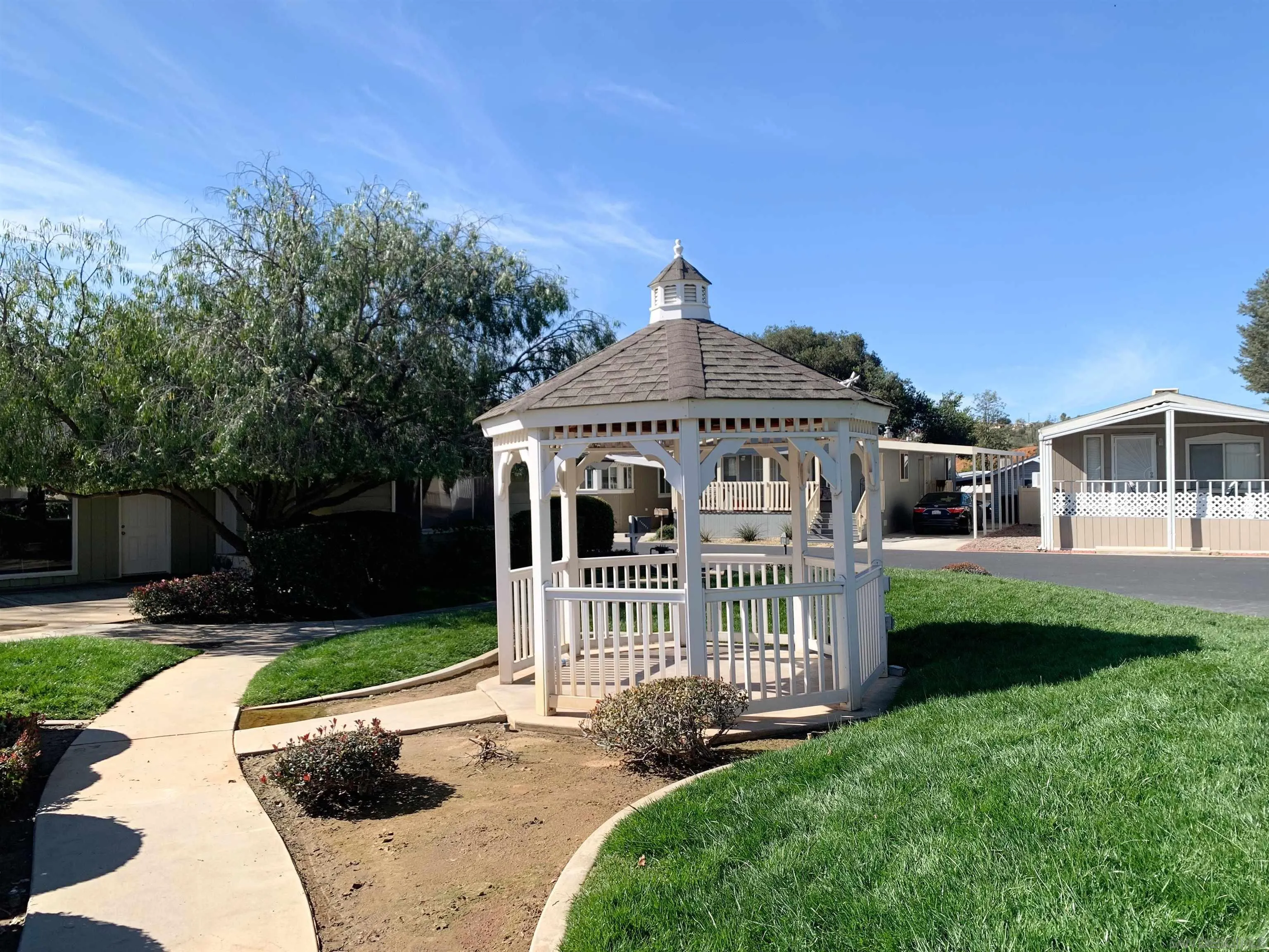 https://cdn.realtyfeed.com/cdn/127/260020852/d9c508932de43bb704f947d81f7a23e4.webp