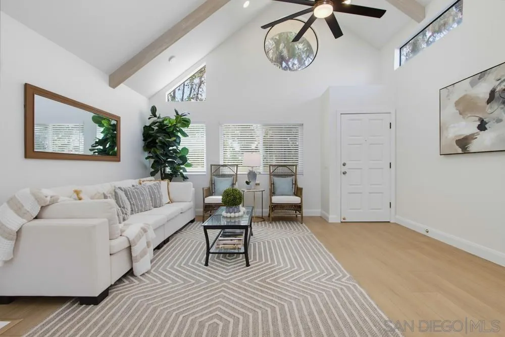 387 N Melrose Unit D, Vista, CA 92083 - Photo 4 of 37, Vista, CA