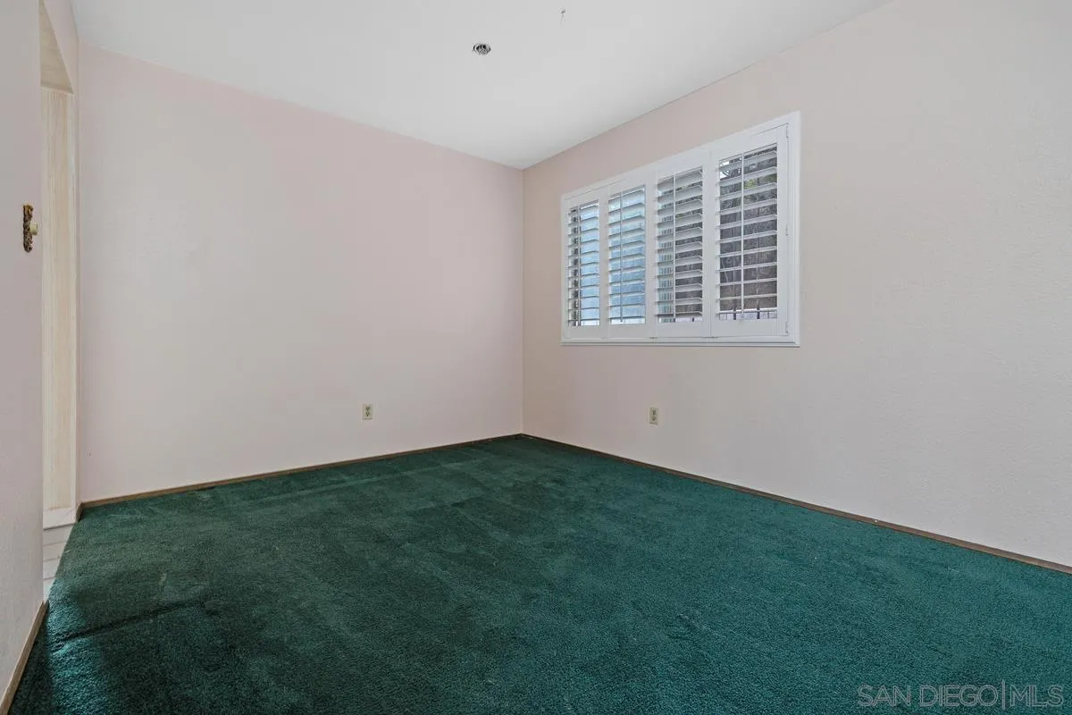 https://cdn.realtyfeed.com/cdn/127/260020860/2013b8c32c7246472cc9e1a23f8310df.webp