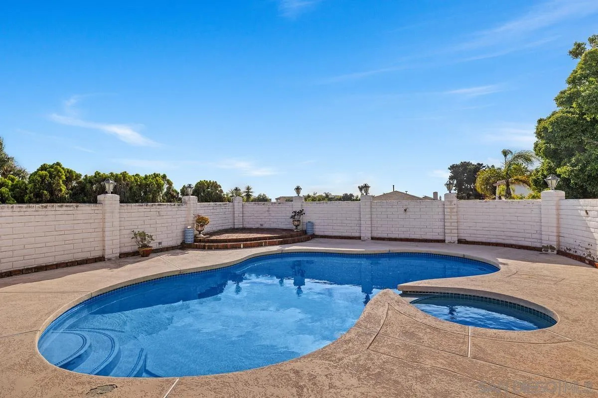 https://cdn.realtyfeed.com/cdn/127/260020860/ba2c75e947258d41024d5177f26033c3.webp