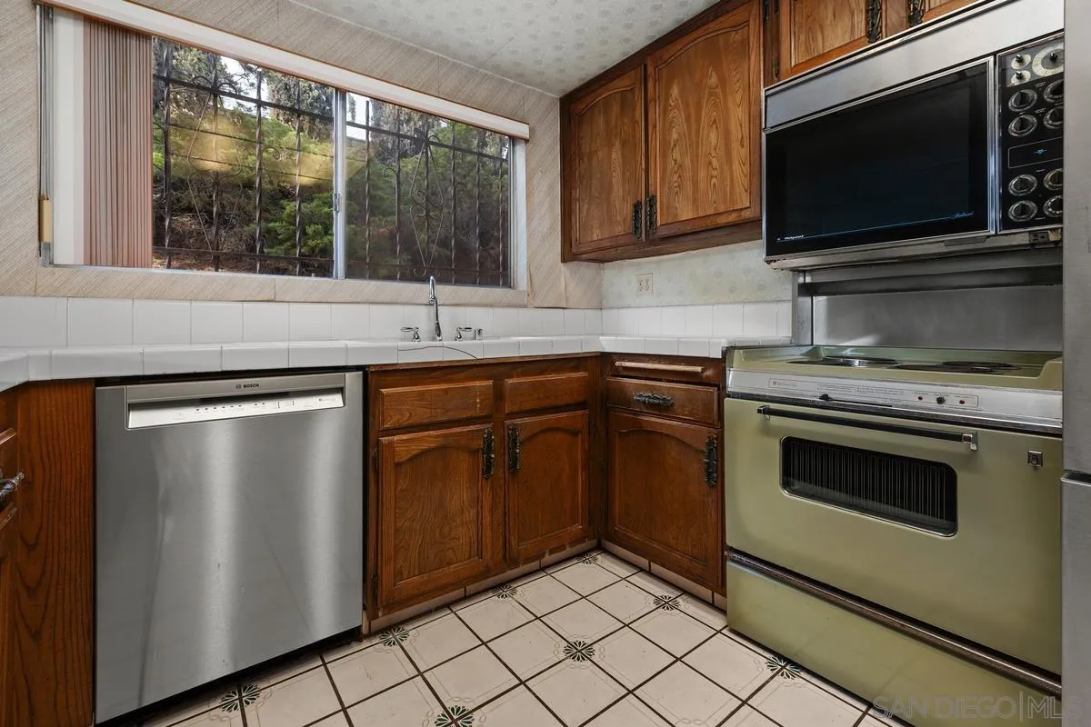 https://cdn.realtyfeed.com/cdn/127/260020860/c4c7d72851de017d5bb743c3657c119c.webp