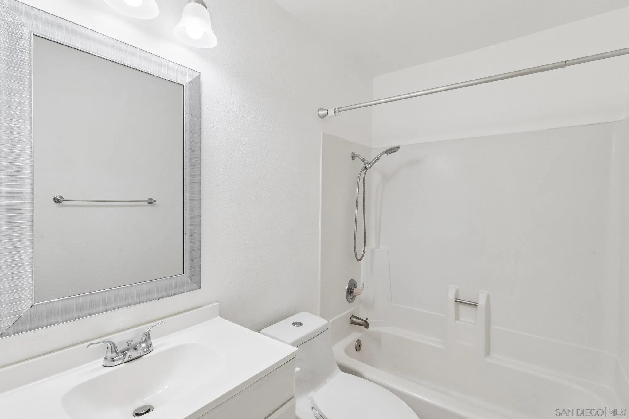https://cdn.realtyfeed.com/cdn/127/260020864/8e1978b55722a21ba426d0bfcd49dfa5.webp