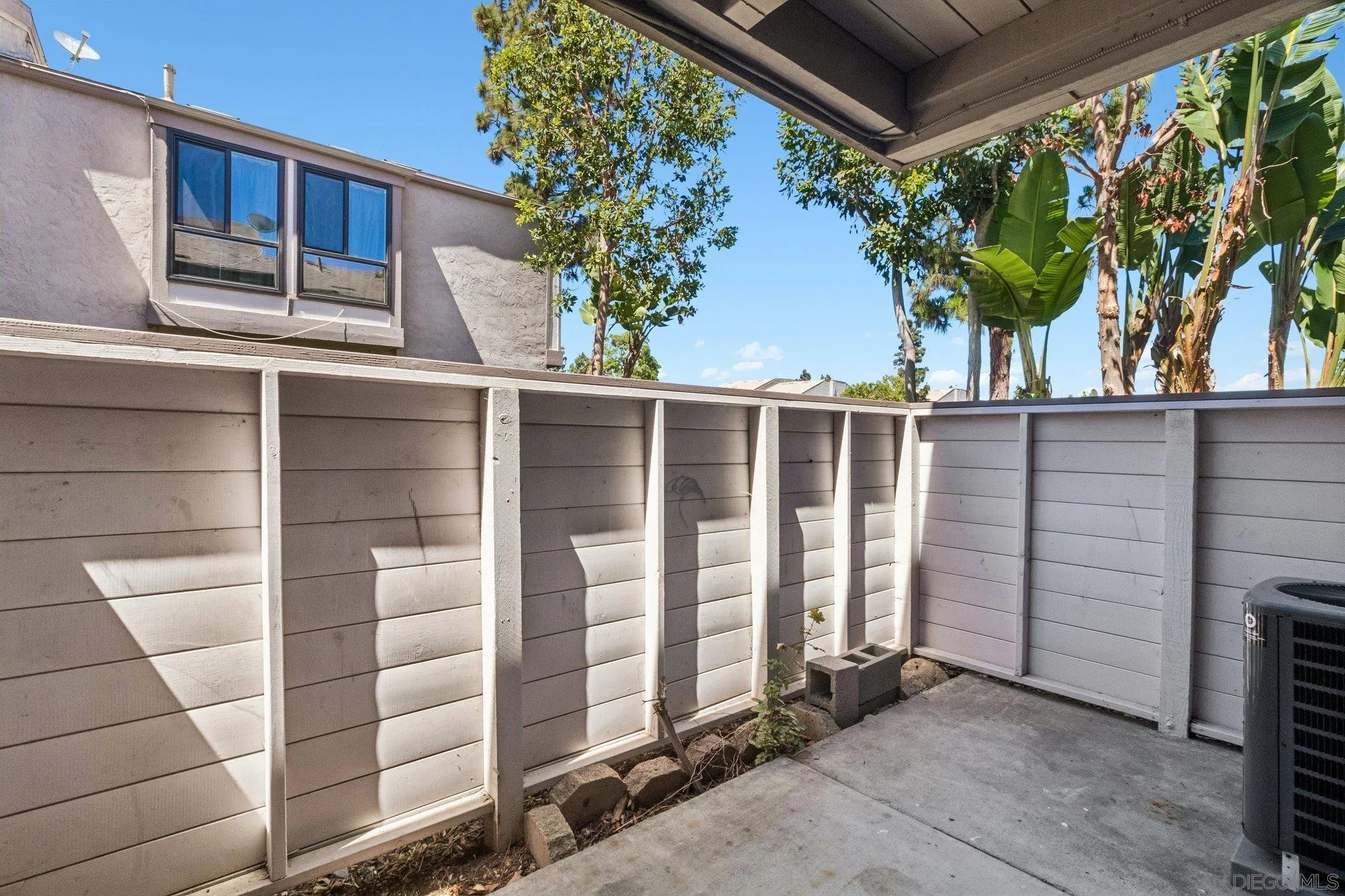 https://cdn.realtyfeed.com/cdn/127/260020864/c7117f575da0472f4e9b8201a5d7c9a2.webp
