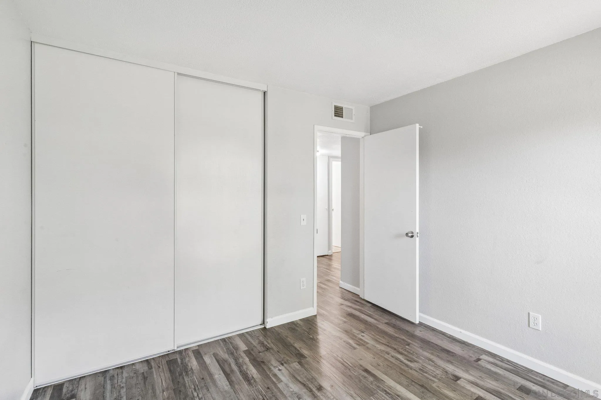https://cdn.realtyfeed.com/cdn/127/260020864/d0c456a2511d870cfe0822ddf4194bee.webp