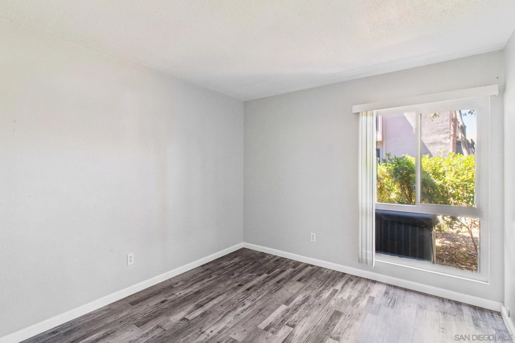 https://cdn.realtyfeed.com/cdn/127/260020864/f5676295e4e804db72752322f1c50285.webp