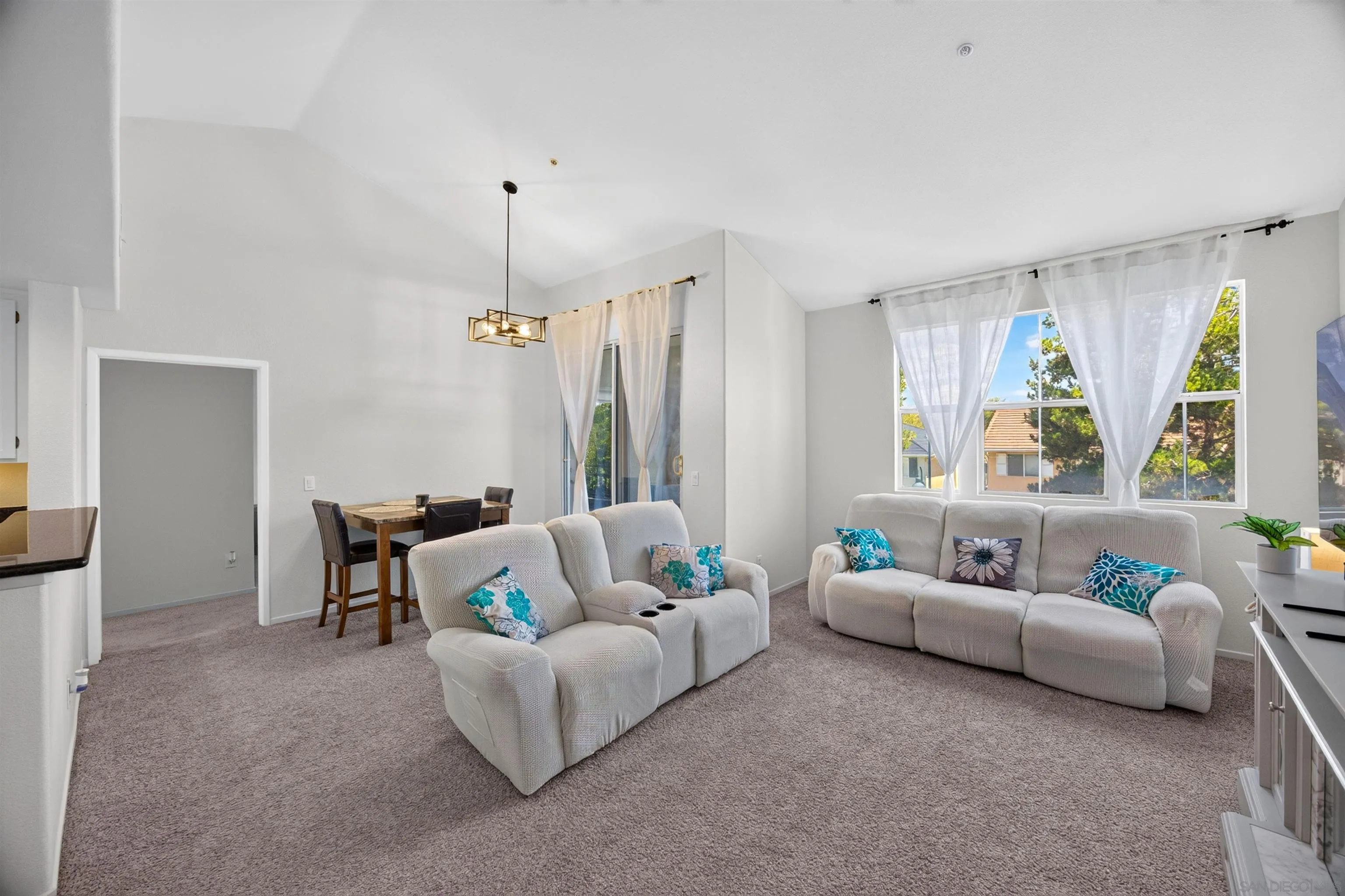 https://cdn.realtyfeed.com/cdn/127/260020866/0d78fe71a1912ea93eaac0405c006a14.webp