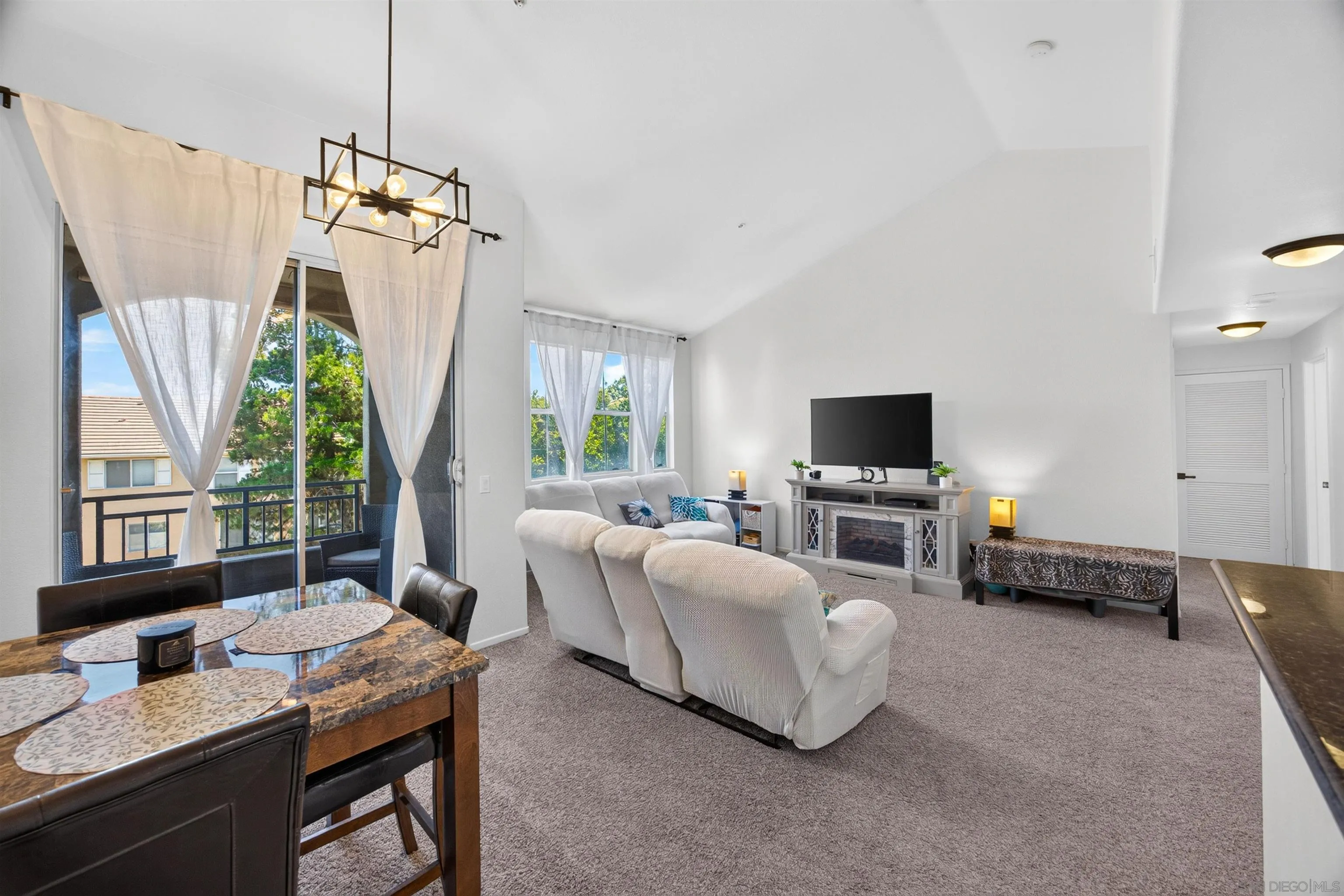 https://cdn.realtyfeed.com/cdn/127/260020866/2ad99a42e970649a952e31e9598e79a9.webp