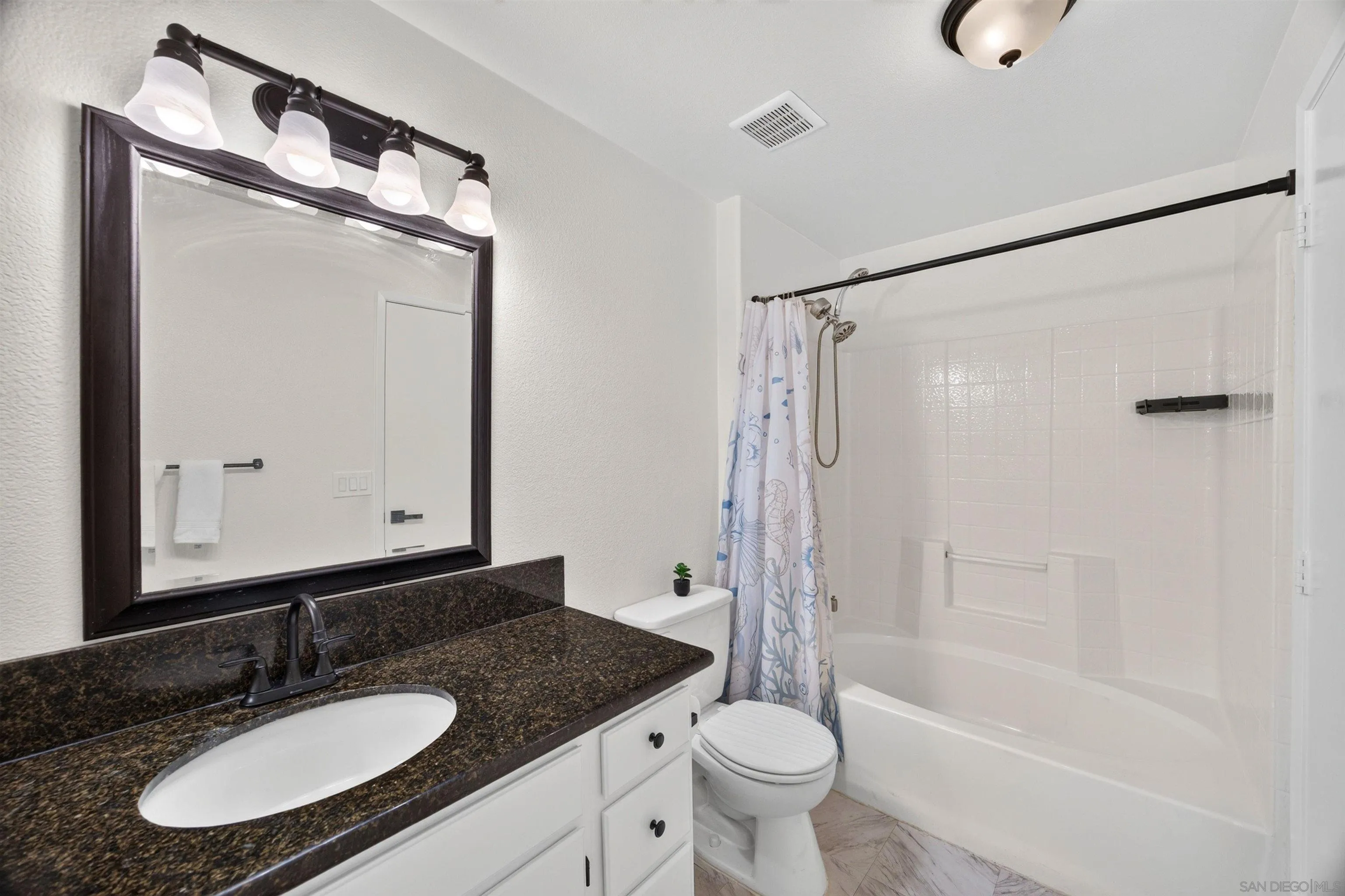https://cdn.realtyfeed.com/cdn/127/260020866/2ccb060e9149d73f3ebcd597e6596e9c.webp