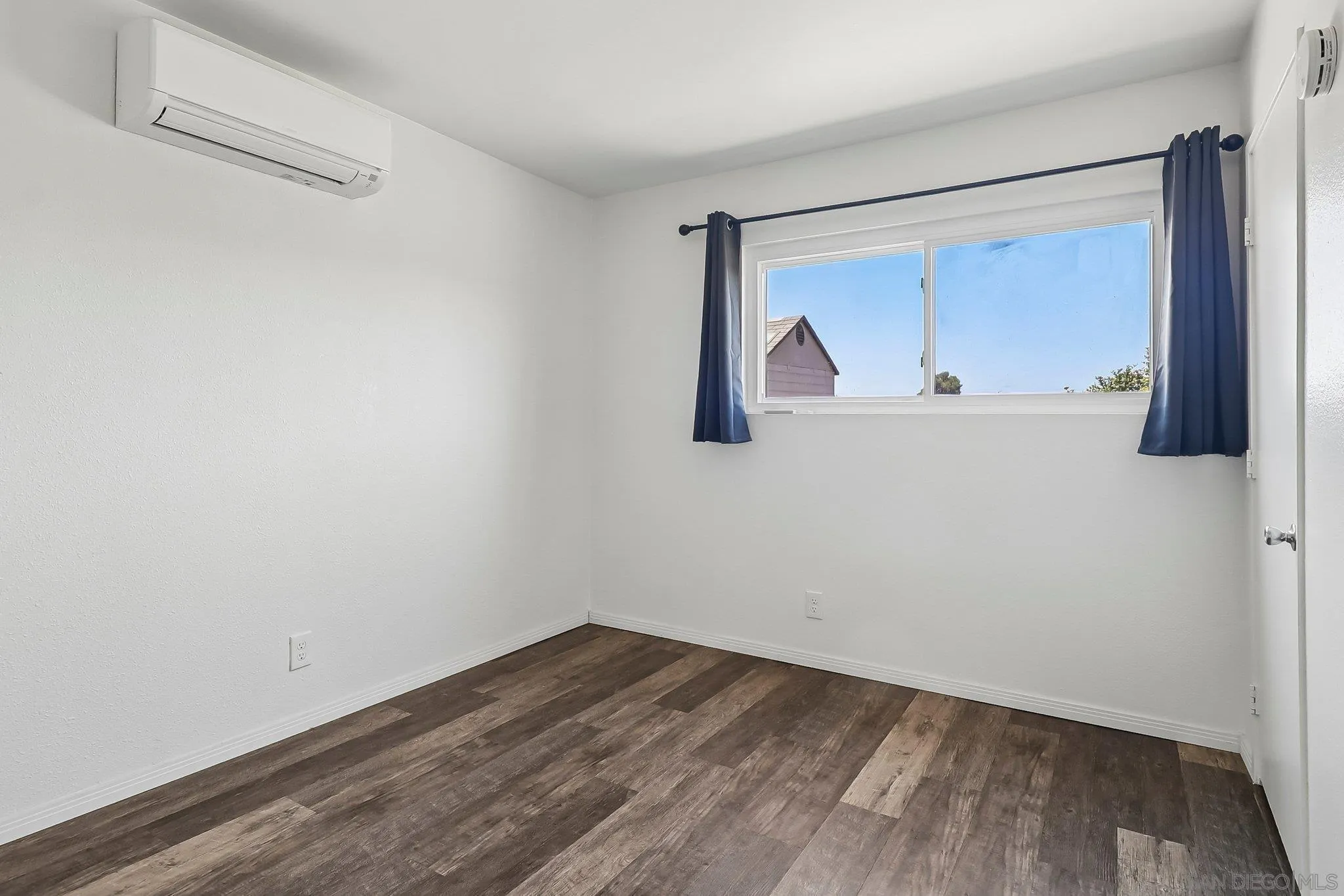 https://cdn.realtyfeed.com/cdn/127/260020870/c3c2a90fa914d04cf129e98a63cc65f1.webp