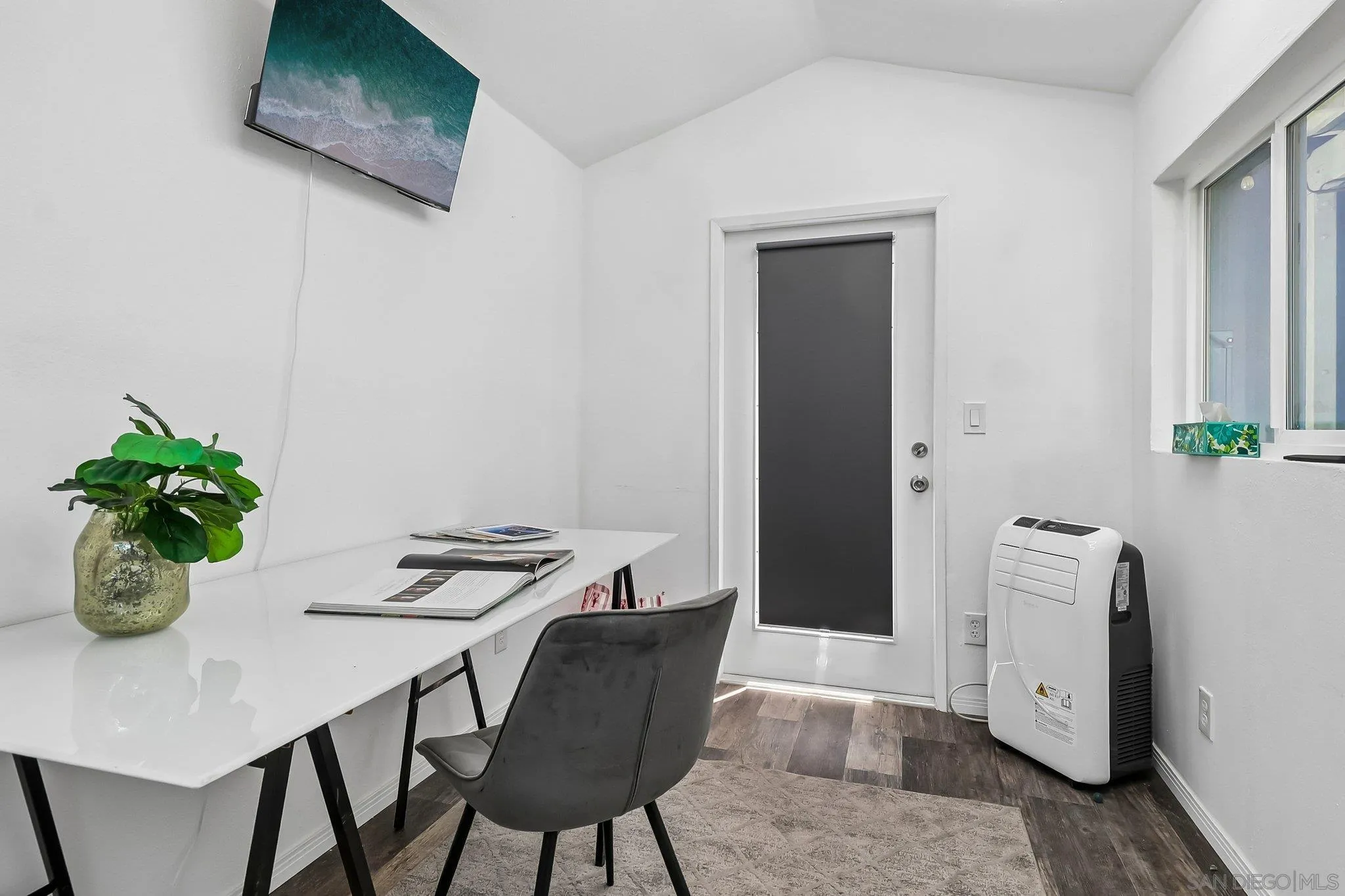https://cdn.realtyfeed.com/cdn/127/260020870/c9bb5eff18c18774dc1dae4b3048bc6b.webp