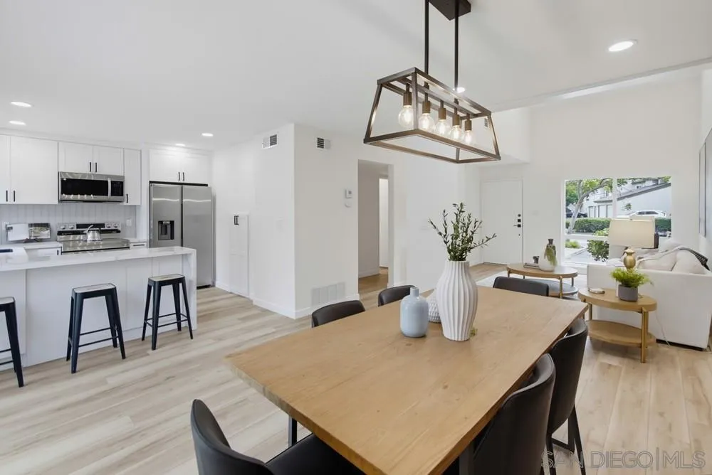 https://cdn.realtyfeed.com/cdn/127/260020871/44fe34af645b23a4831a76aa7ede2578.webp