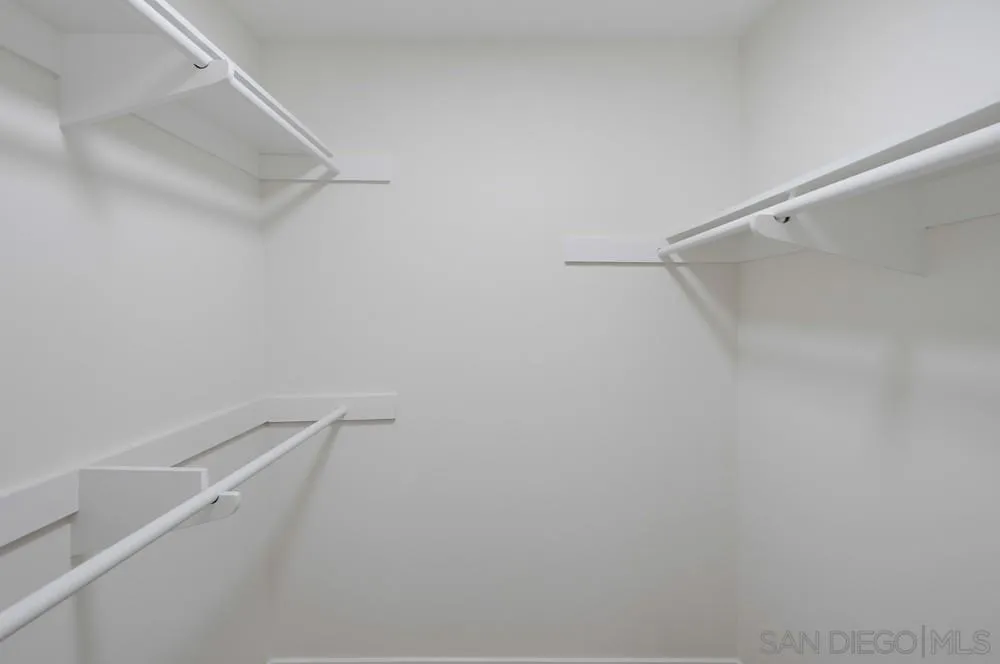 https://cdn.realtyfeed.com/cdn/127/260020871/db4a537335455b2959711a24727afe03.webp