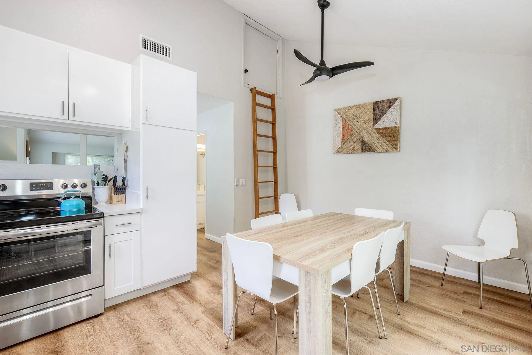 https://cdn.realtyfeed.com/cdn/127/260020872/0e8e022b1d3264a2e547bd019b877e9e.webp