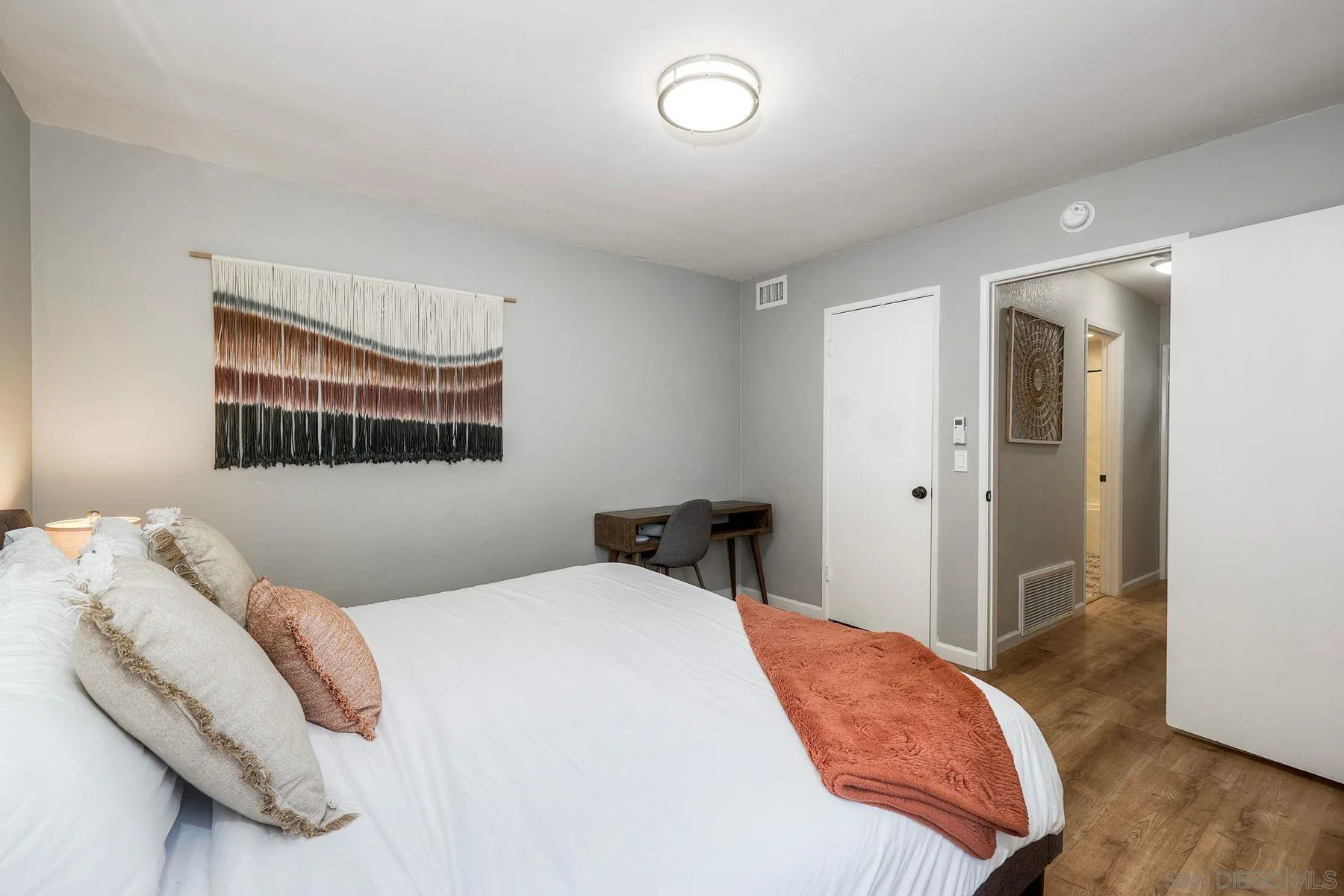https://cdn.realtyfeed.com/cdn/127/260020872/1d3a71aeb8fe2fac83f28c7d7cd9a0b8.webp