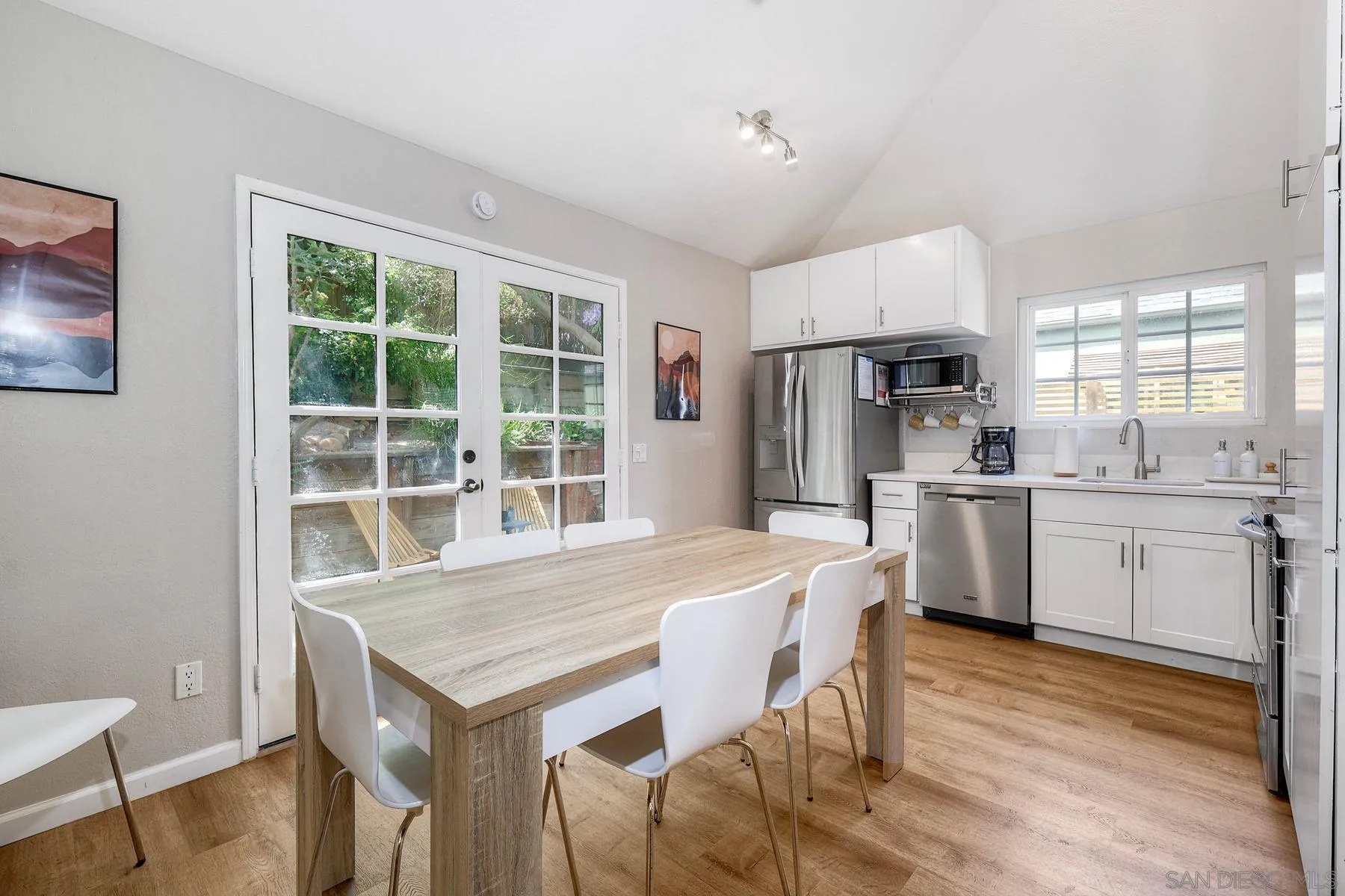 https://cdn.realtyfeed.com/cdn/127/260020872/633ef2c22193c17aa4840046412ddc0c.webp