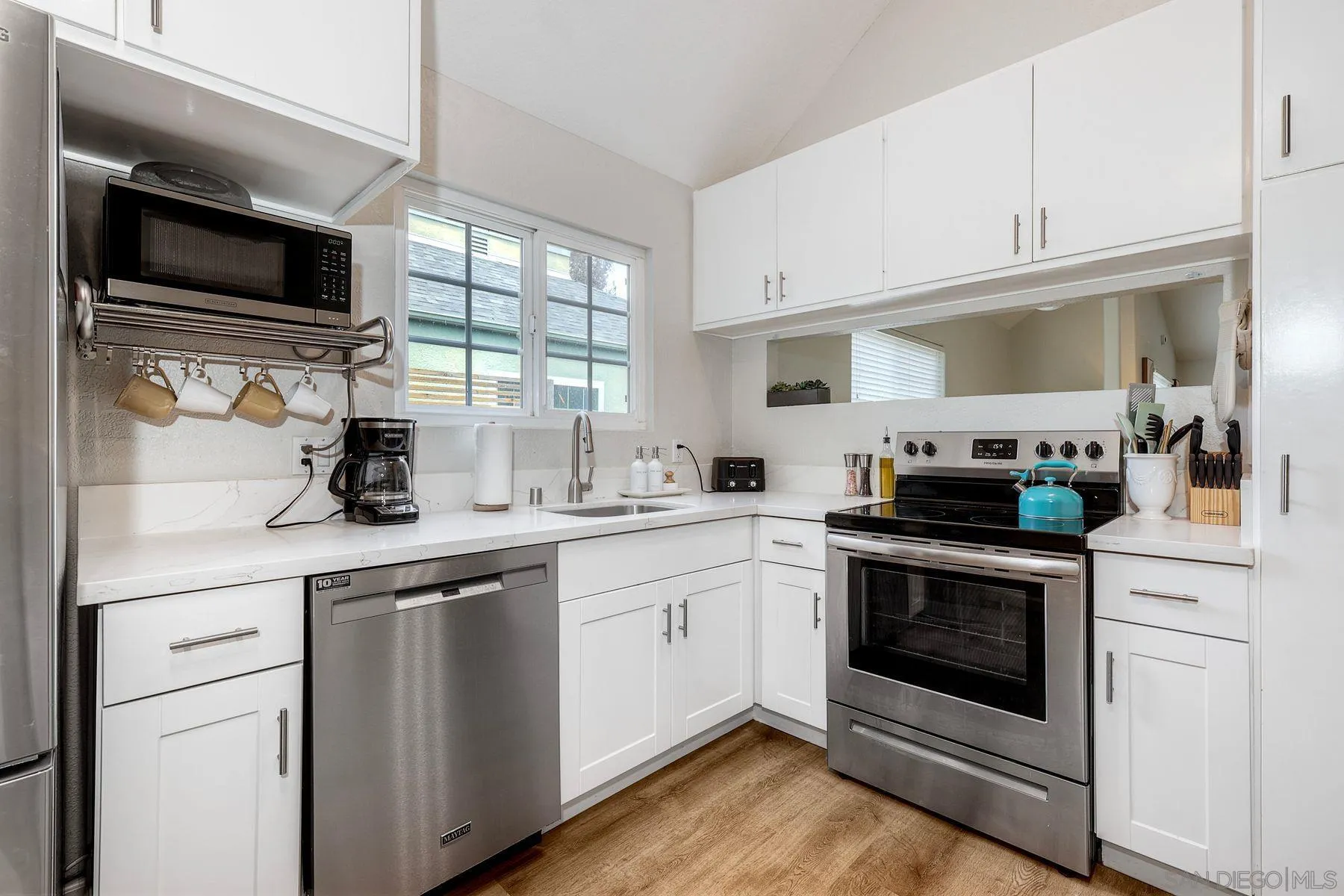 https://cdn.realtyfeed.com/cdn/127/260020872/ea35cbc326503bef6b04bcbd7d6460b1.webp