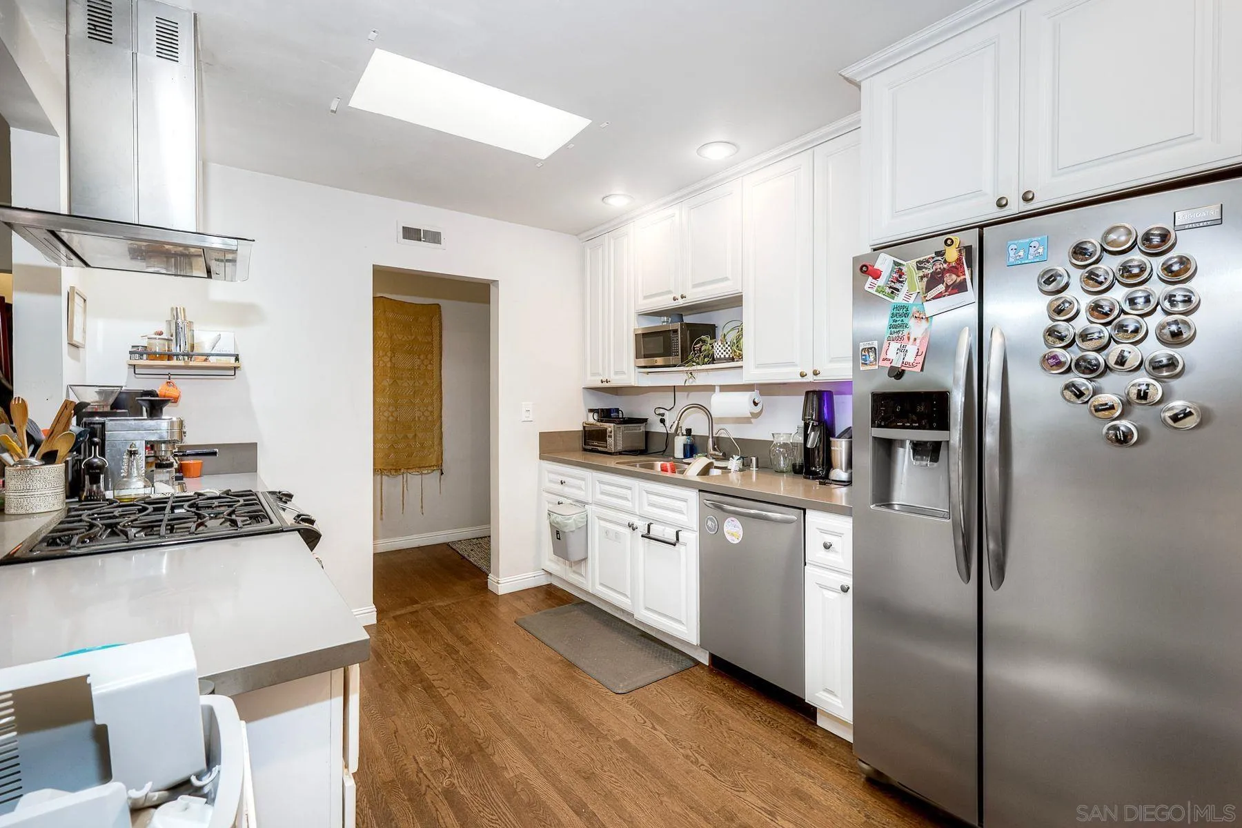 https://cdn.realtyfeed.com/cdn/127/260020873/127b7a1fd395c931fcae382d9d2cbf50.webp