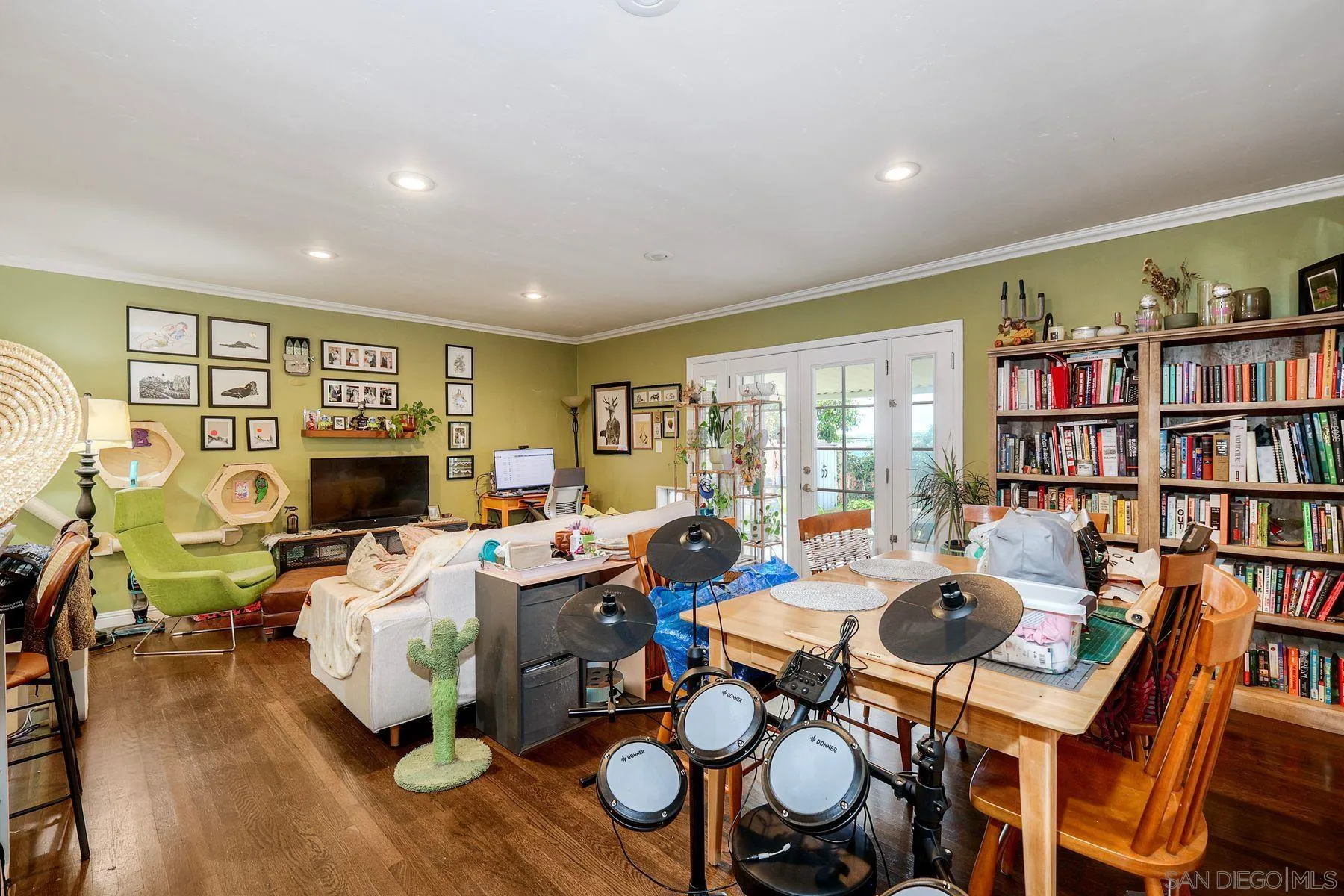 https://cdn.realtyfeed.com/cdn/127/260020873/4a5bf50c1f5aca0146c0738a885426a5.webp