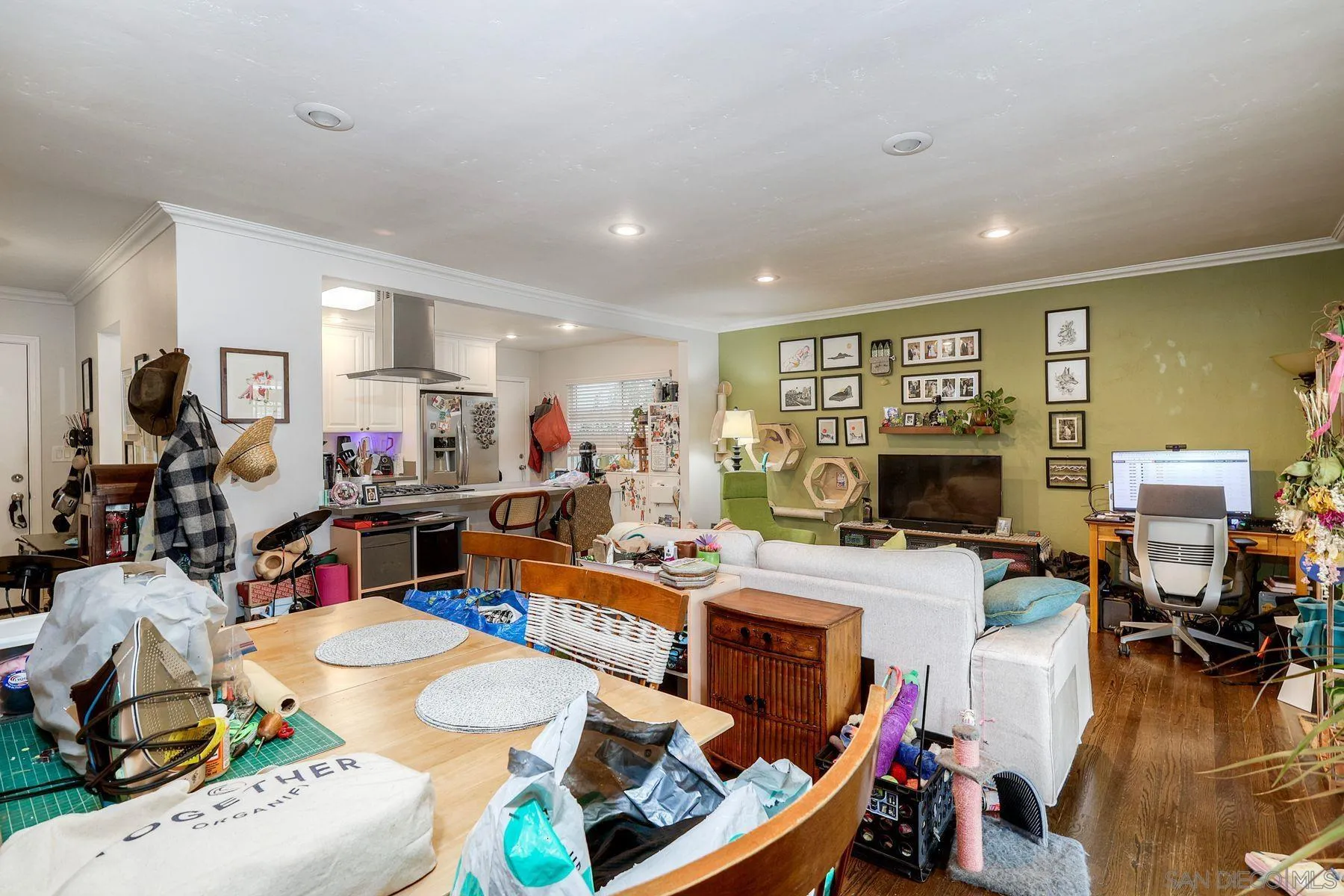 https://cdn.realtyfeed.com/cdn/127/260020873/da7e57d2417bca71cf63a229445ecf83.webp