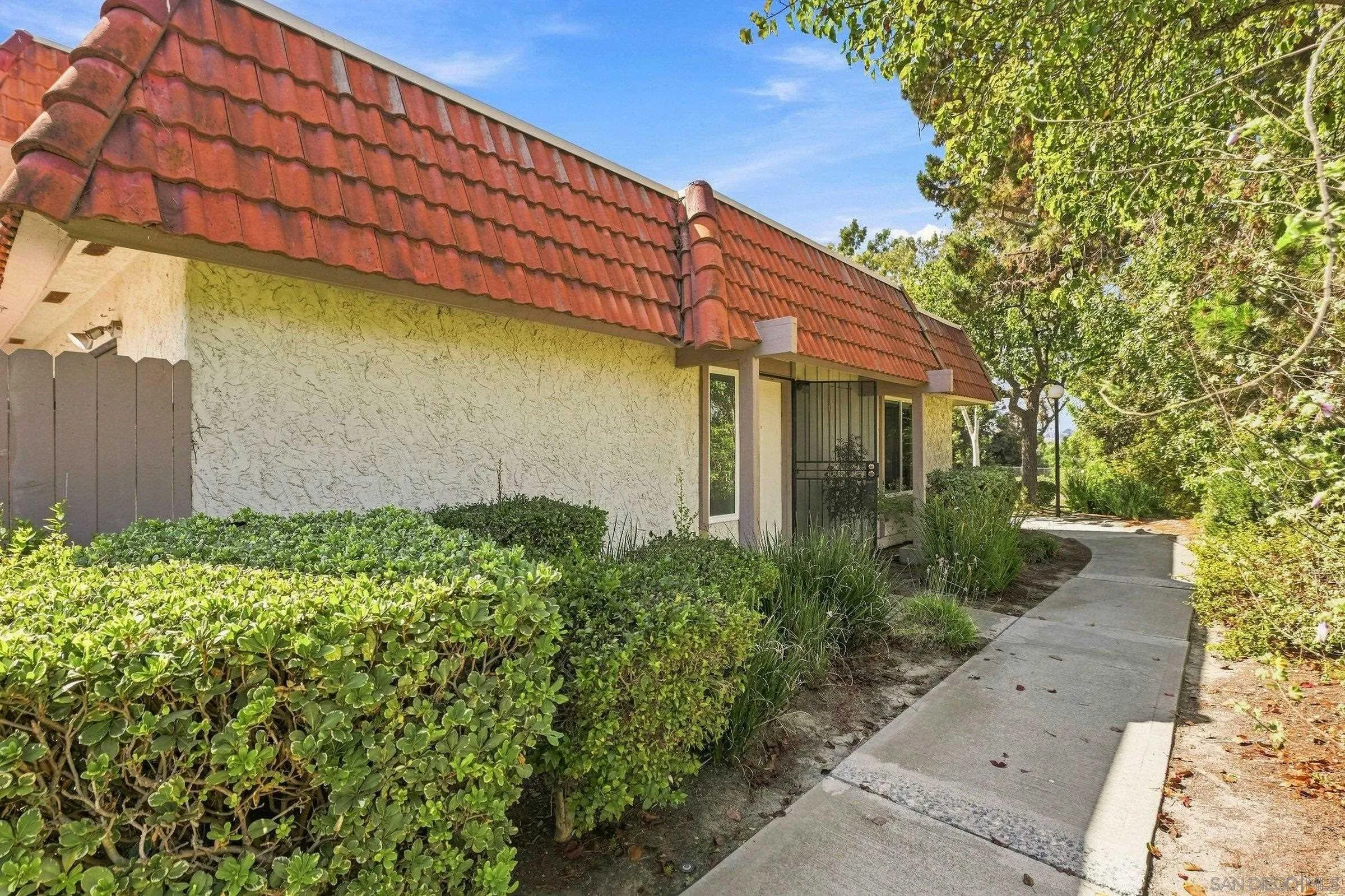 2812 Via Magia, Carlsbad, CA 92010 - Photo 2 of 27, Carlsbad, CA